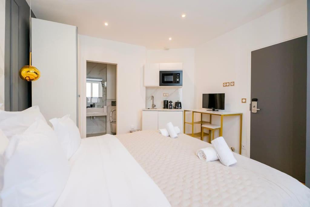Luxurious With Stylish Design And Comfort - 104 *