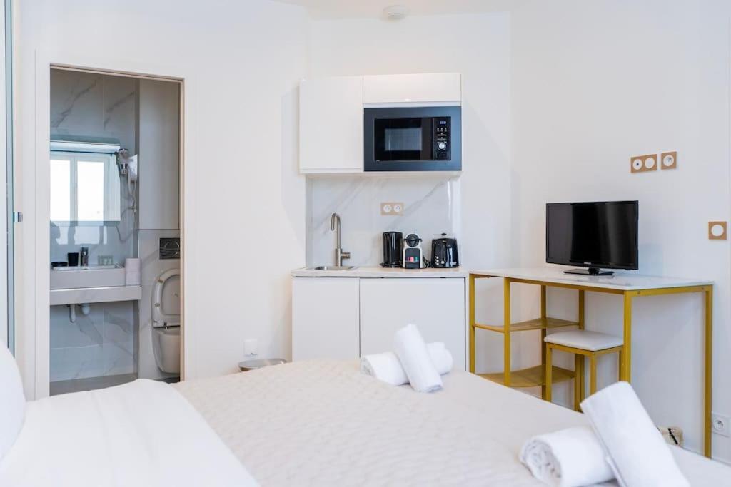 Luxurious With Stylish Design And Comfort - 104