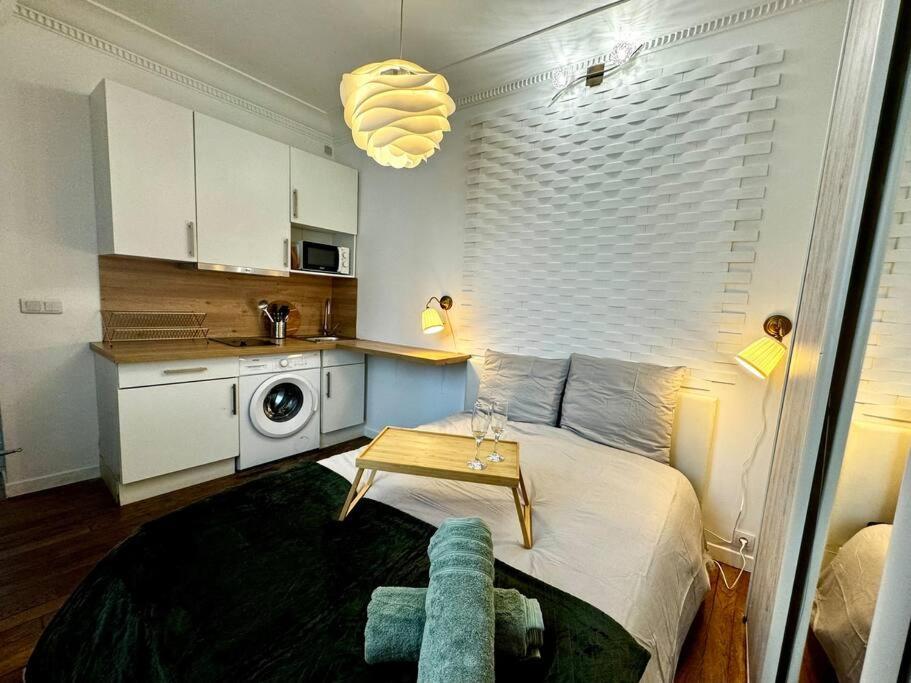 Champs-elysees - For 2 People Parigi