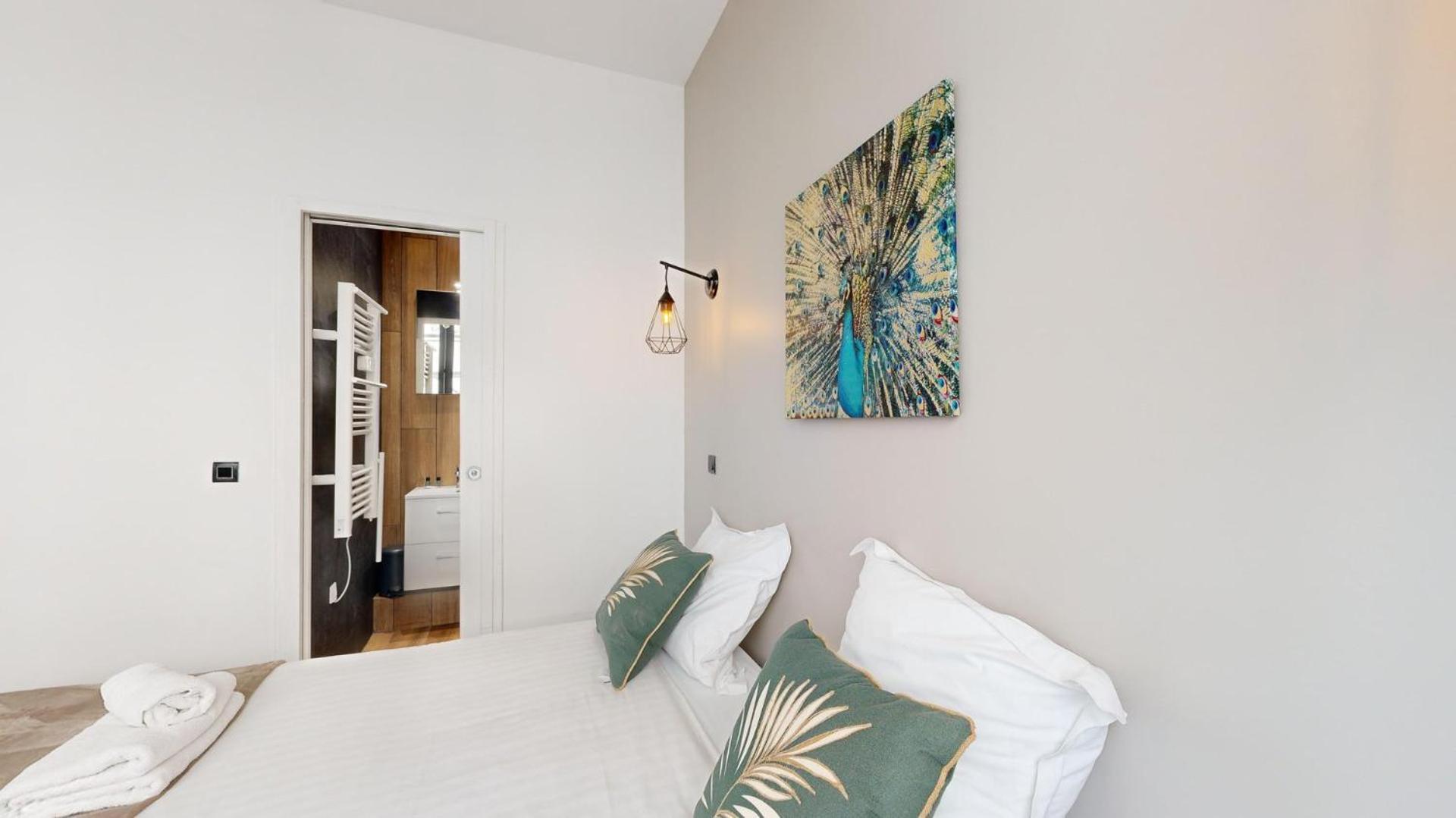 Bluestay 57 - A Paris