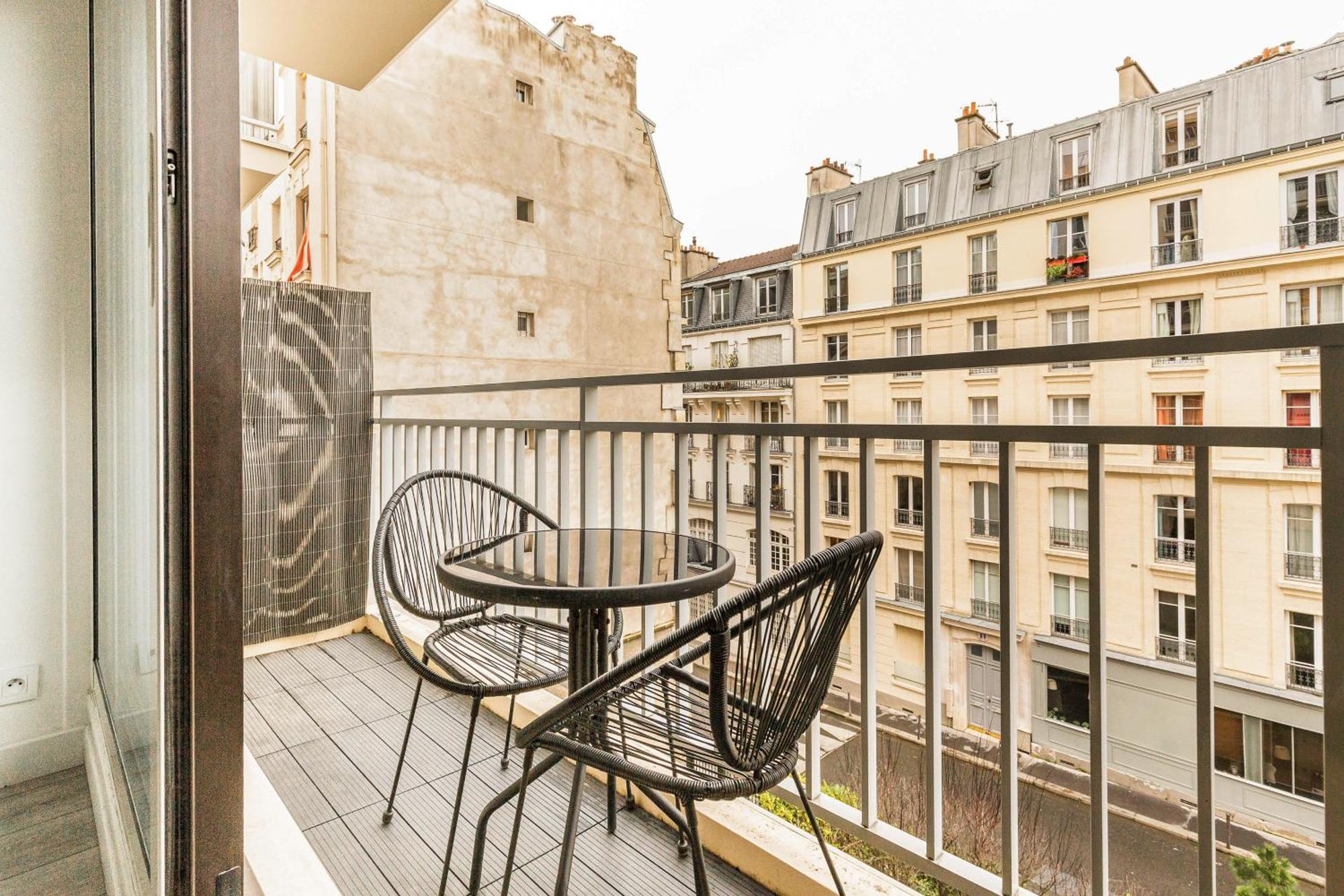 Du 12eme, Parking Gratuit Et Metro Parigi