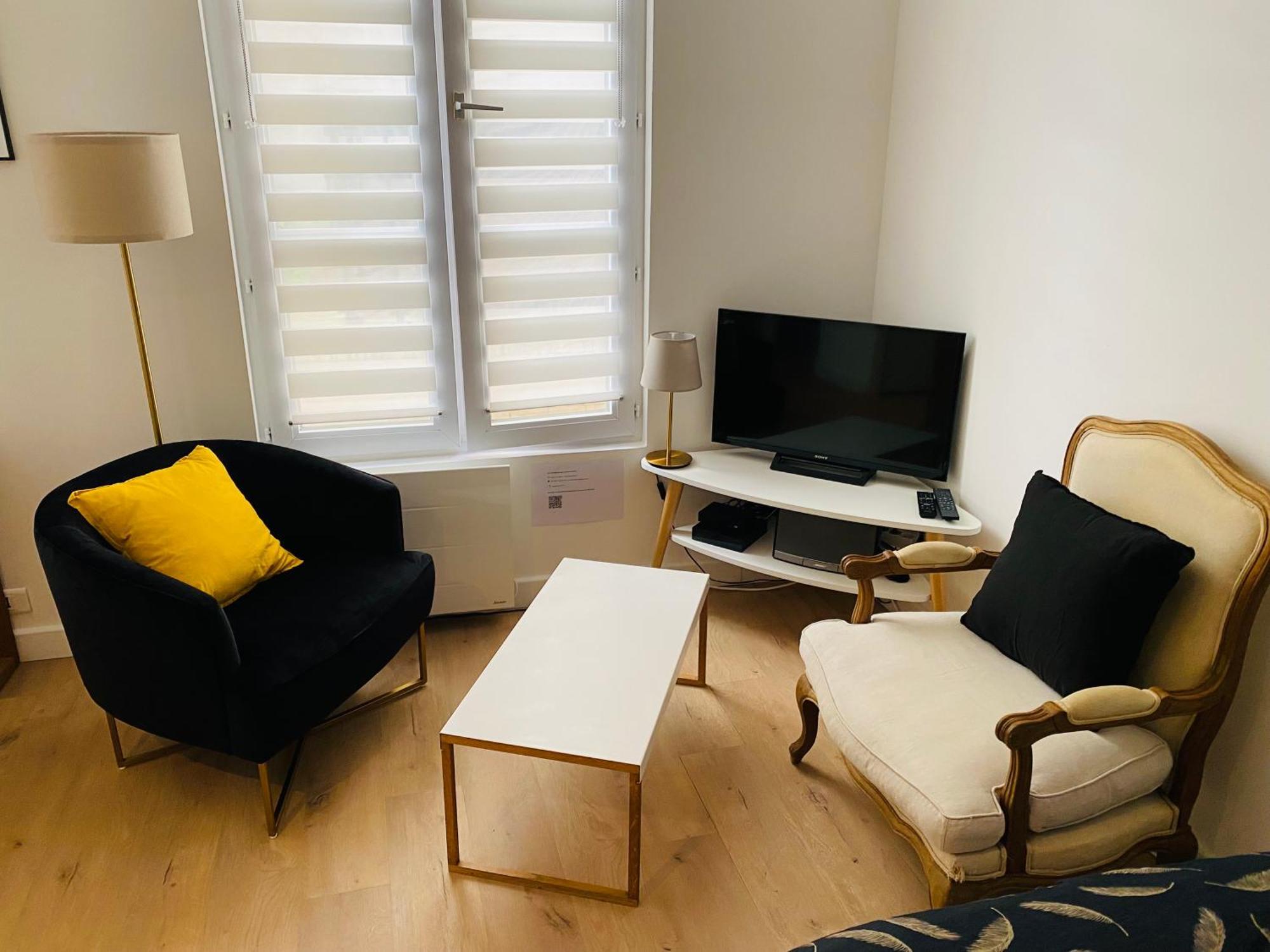 Apartment Entier Aux Abbesses - Montmartre - Flat In Montmartre Paris