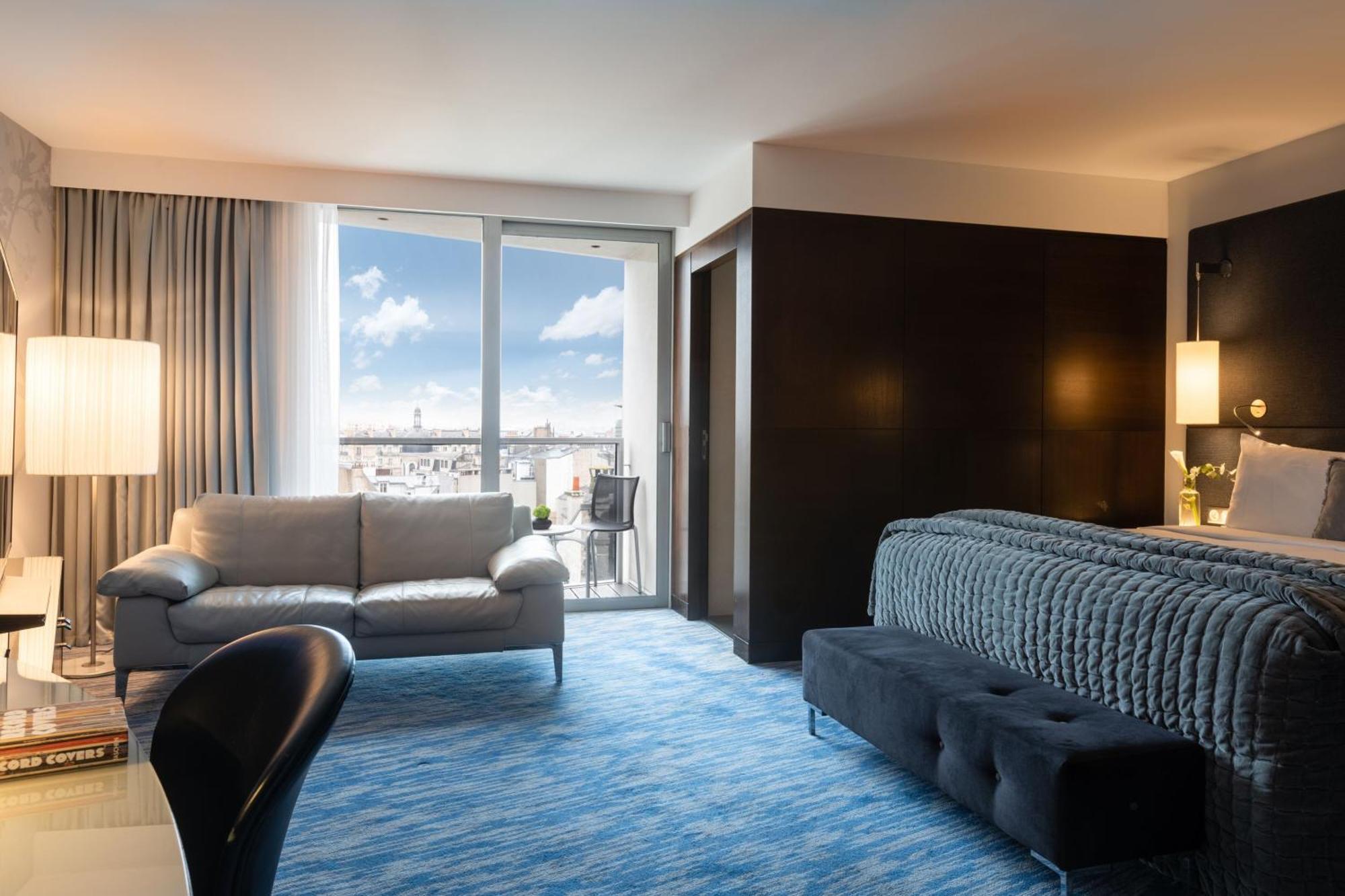 Renaissance Arc De Triomphe Hotel