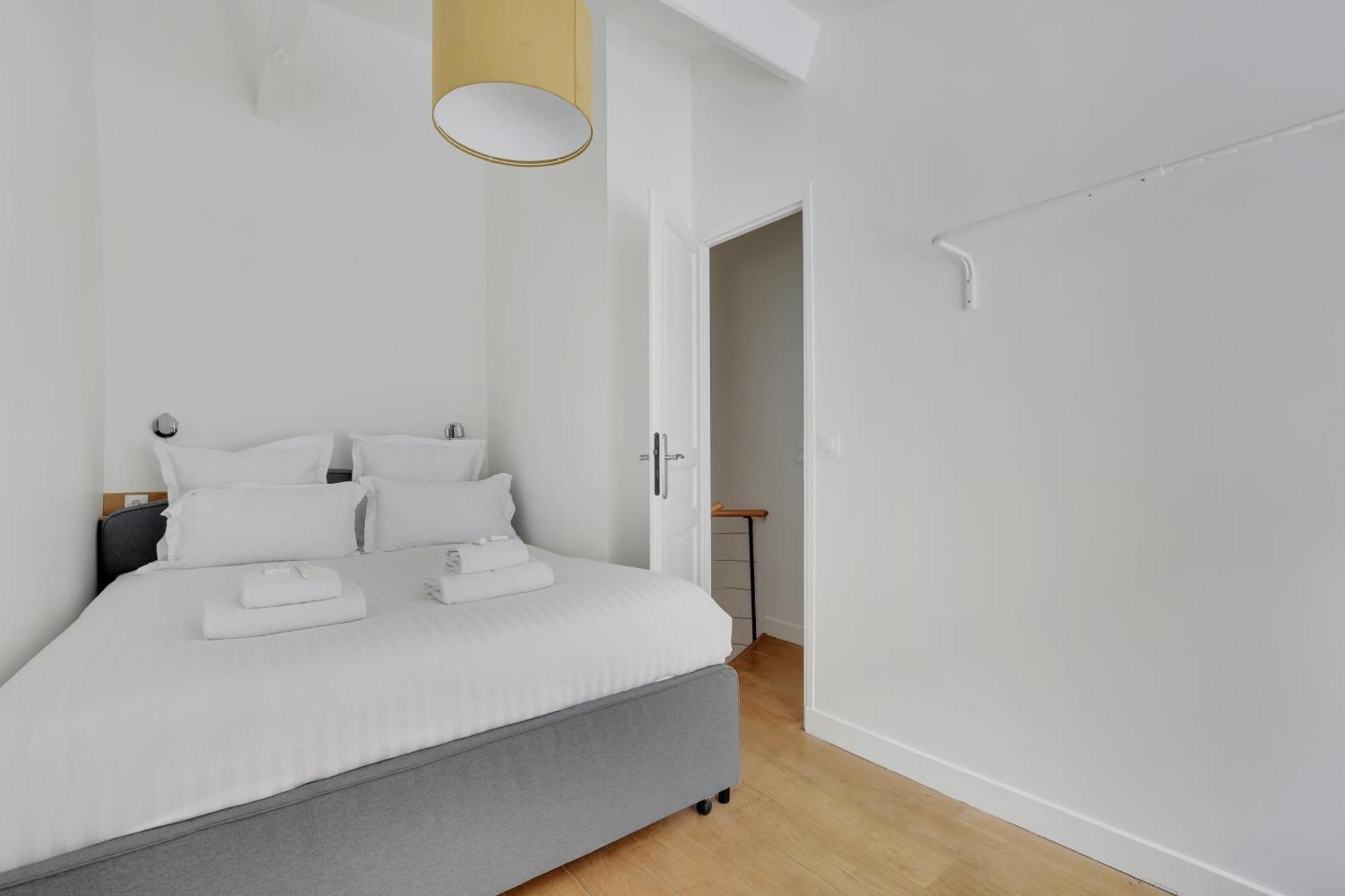 Pick A Flat's In Montmartre - Rue Des Paris