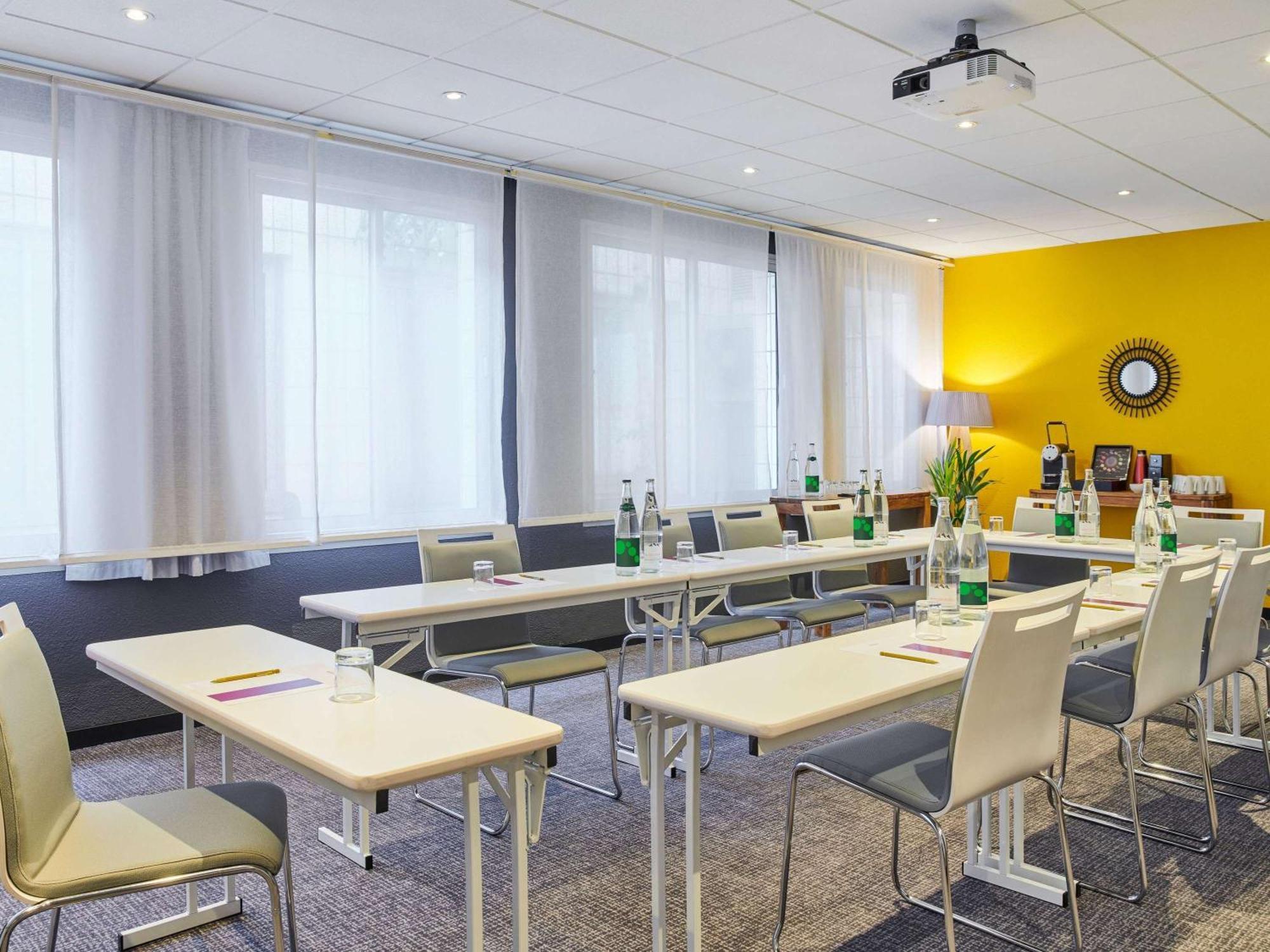 Mercure 15 Porte De Versailles Hotel 4*