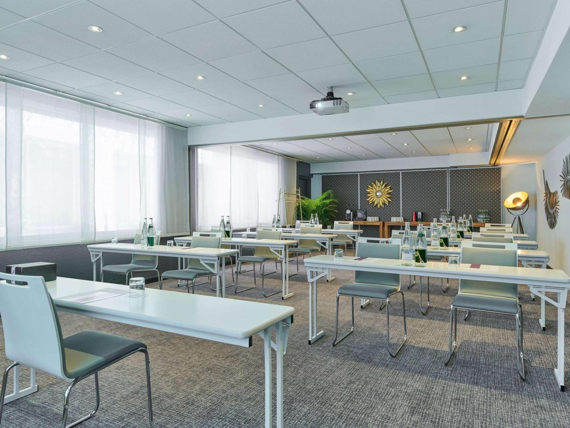 Mercure 15 Porte De Versailles Hotel 4*