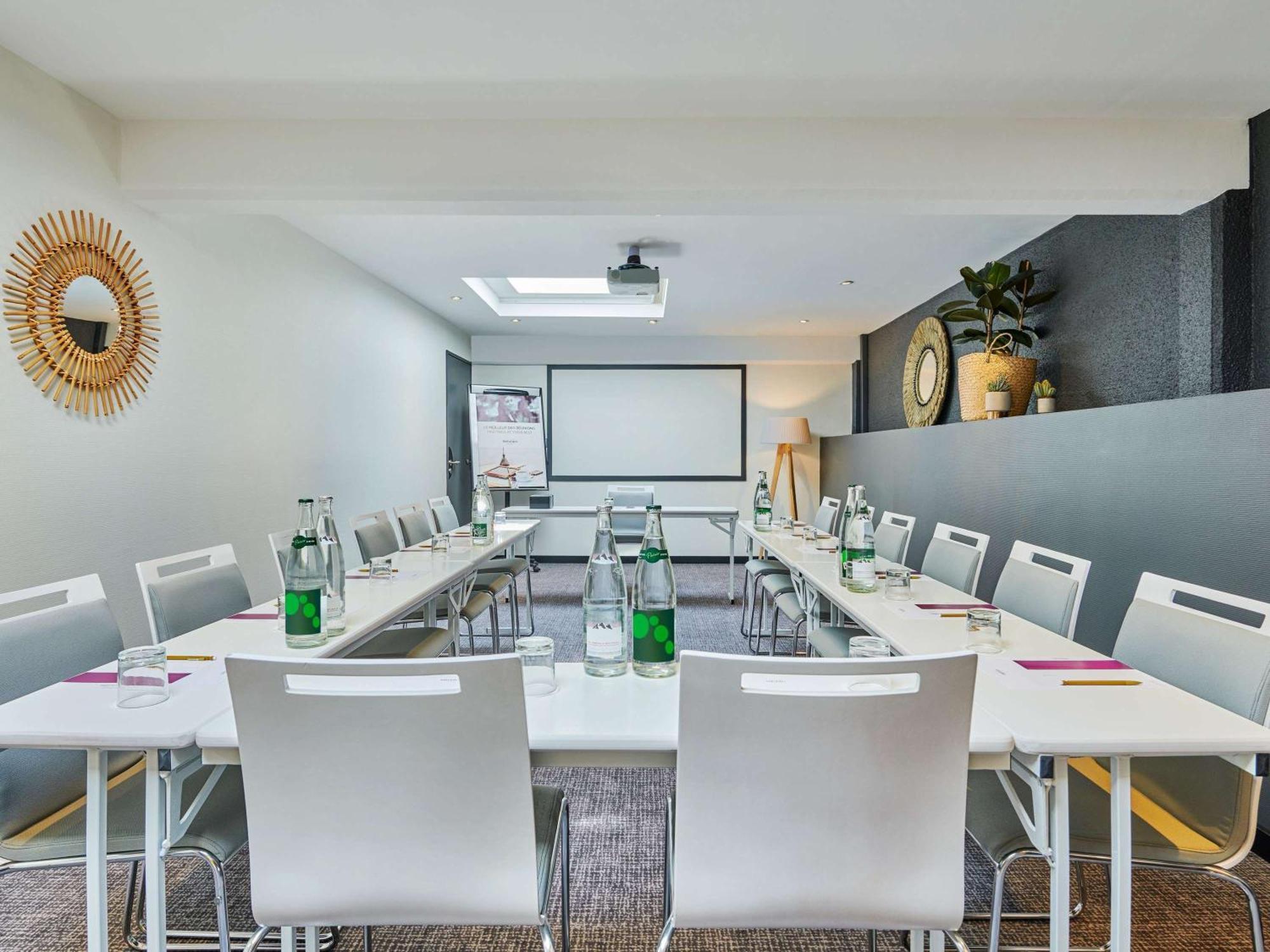 Mercure 15 Porte De Versailles 4*