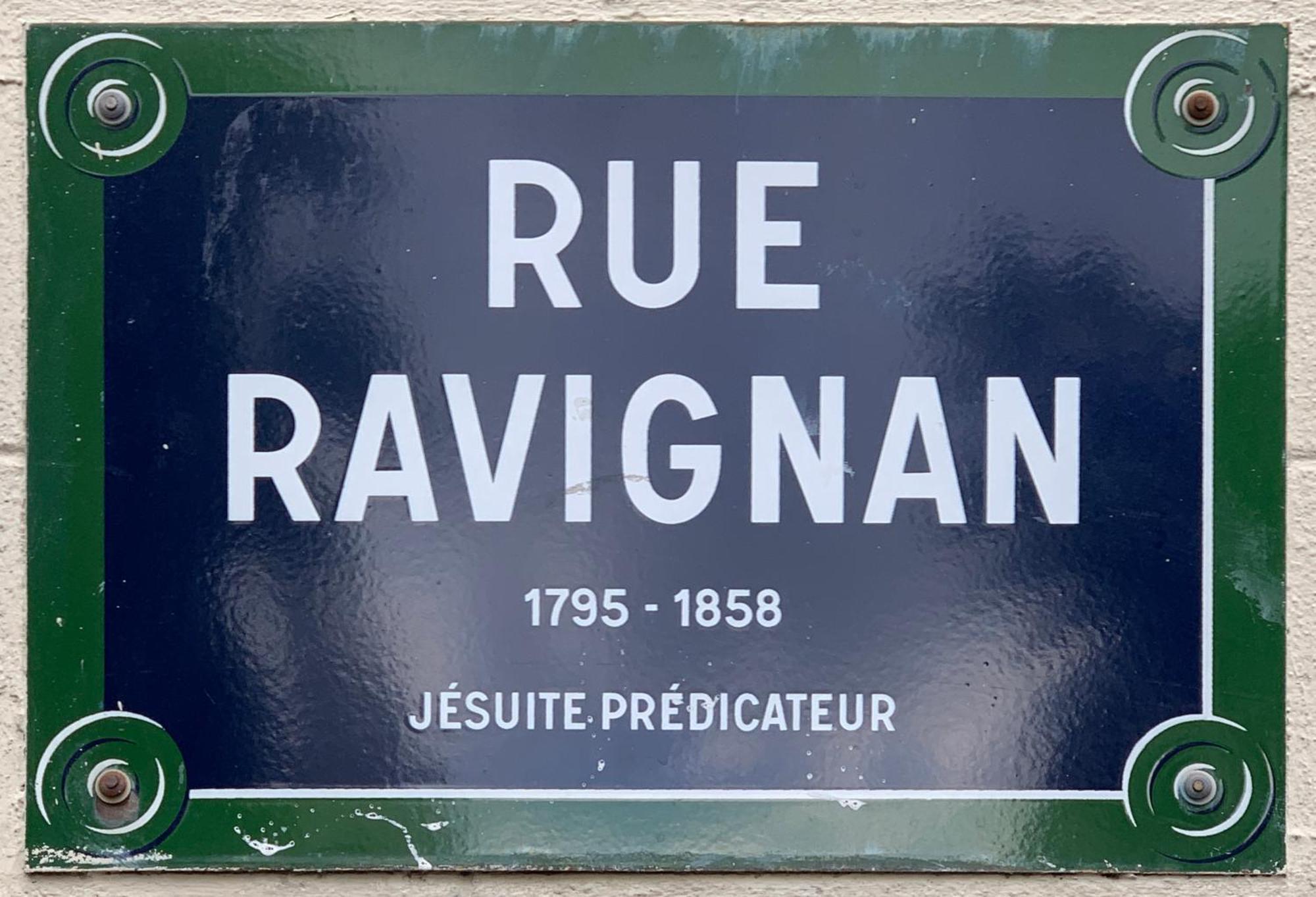 Entier Aux Abbesses - Montmartre - Flat In Montmartre Apartment Paris
