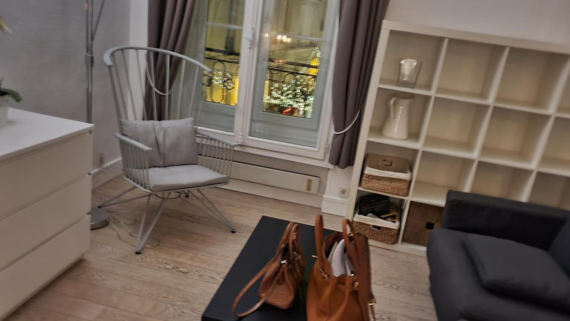 1 Minute Gare Montparnasse , Center , Front Metro,close To Eiffel Tour And Louvre Meusm Appartamento *