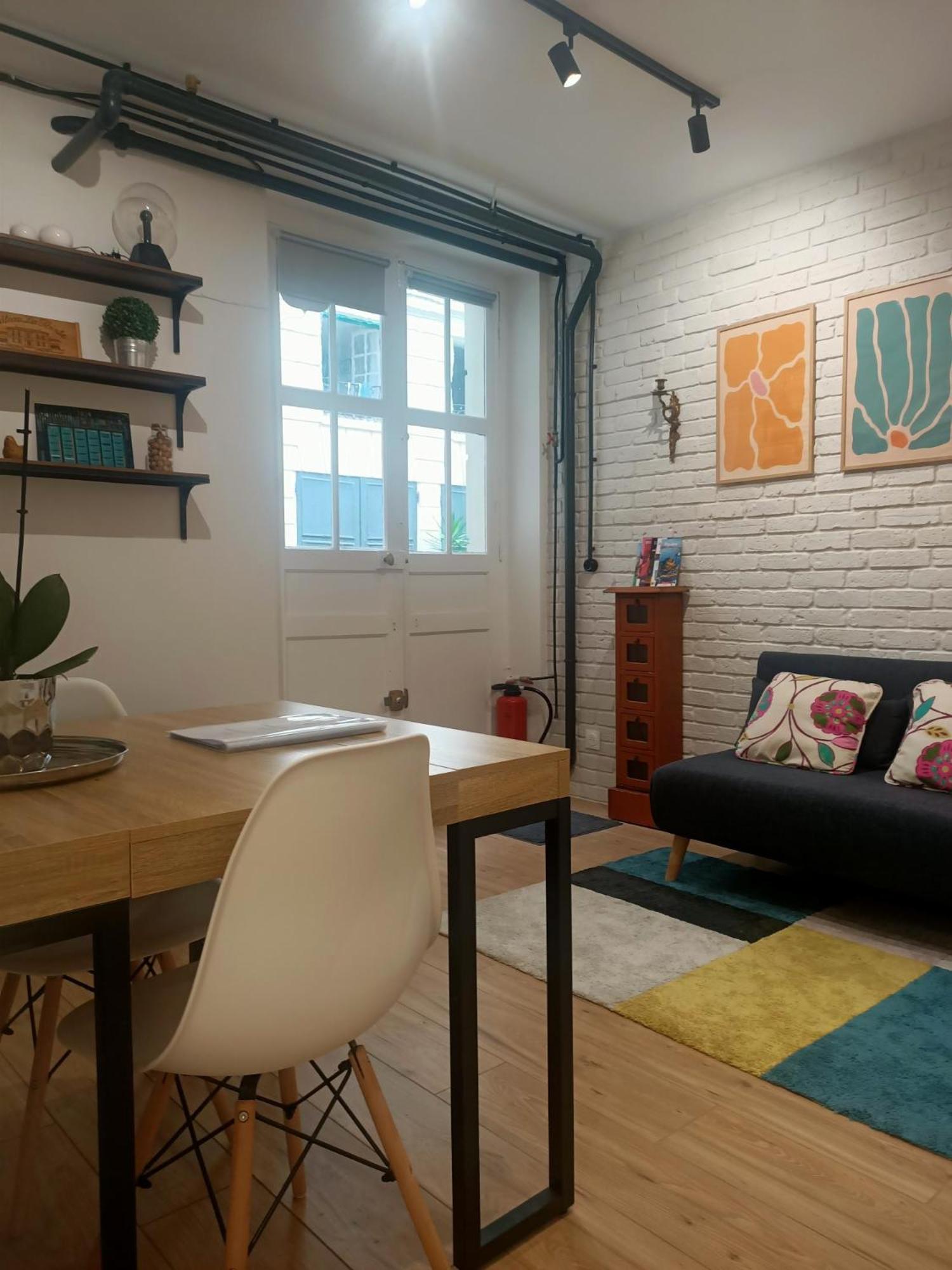 And Cosy 1 Bedroom Apartment