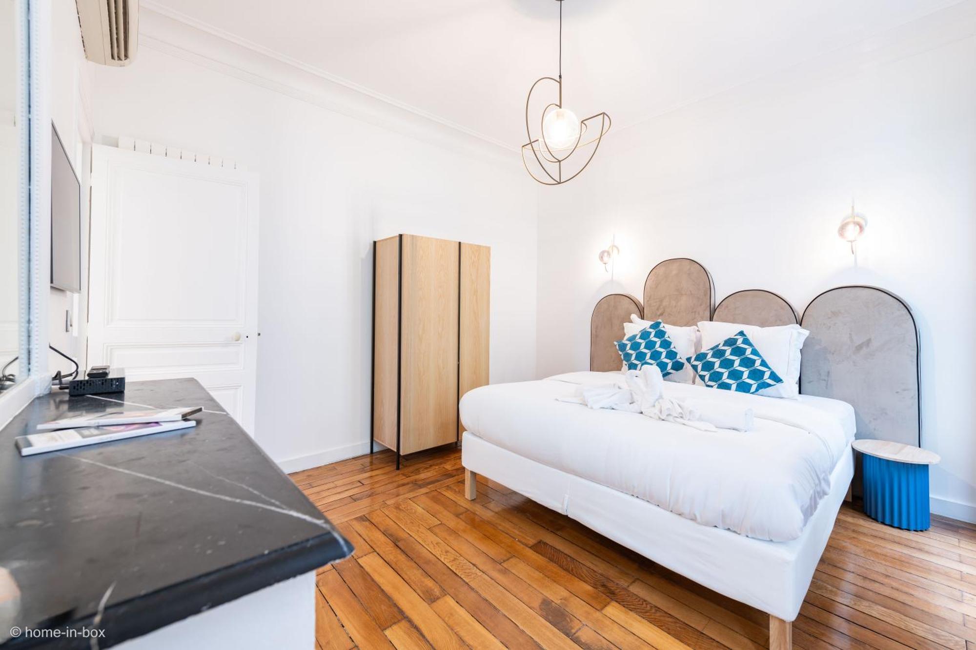 Hotelhome 16 3*