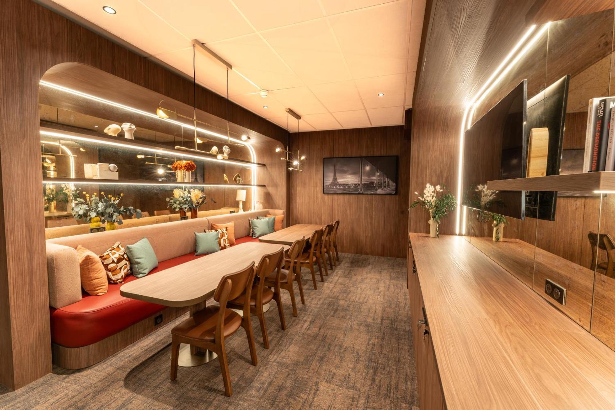 Design Place D'italie Hotel