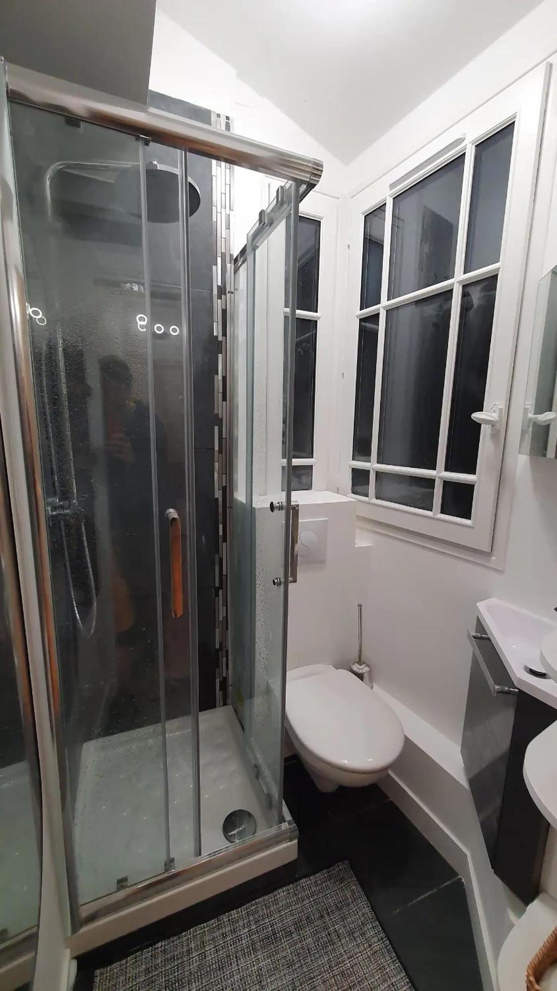Appartamento 16m2 Dans Immeuble Hausmannien Parigi