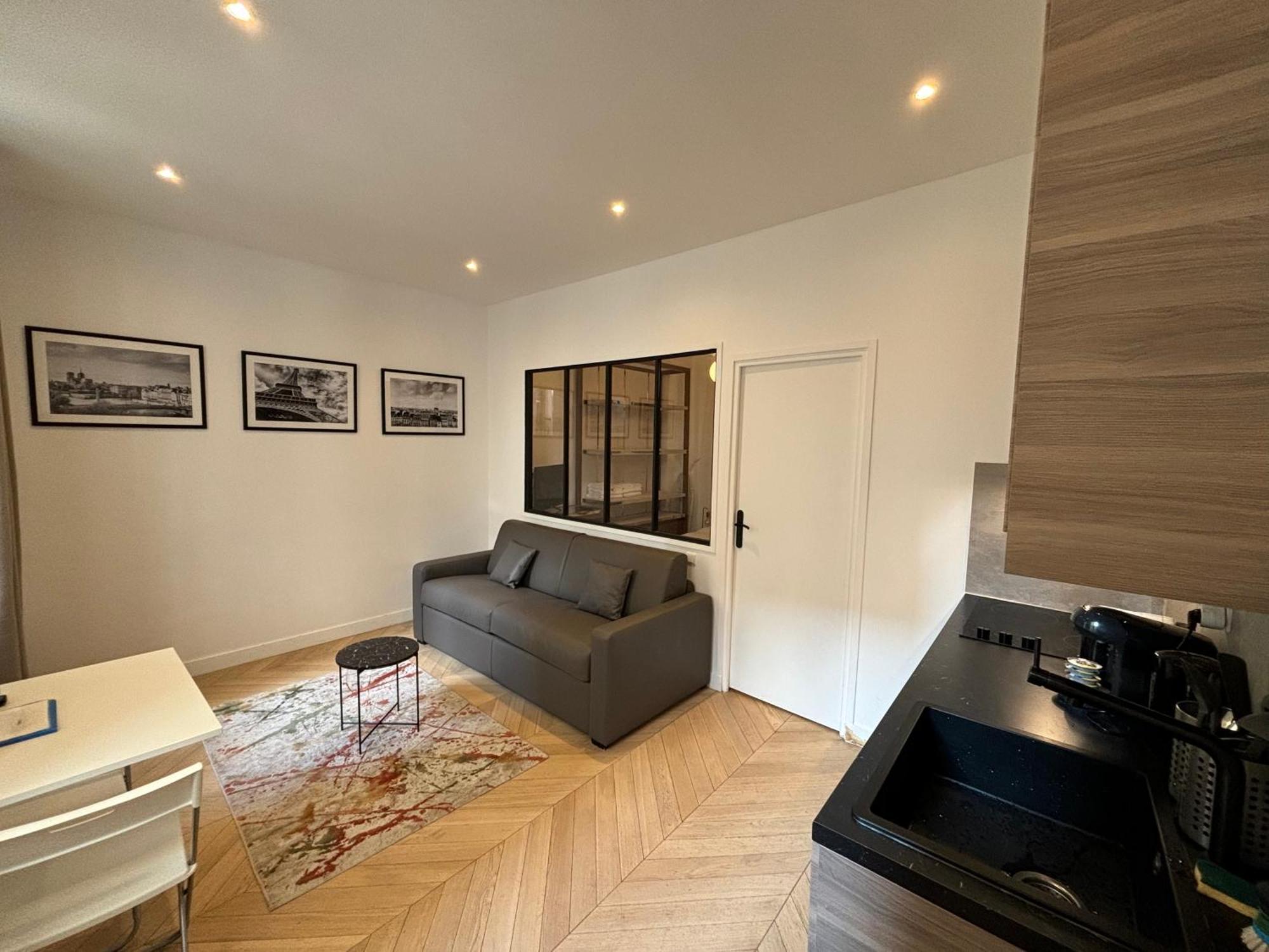 Contemporain Republique - Temple Apartment Paris