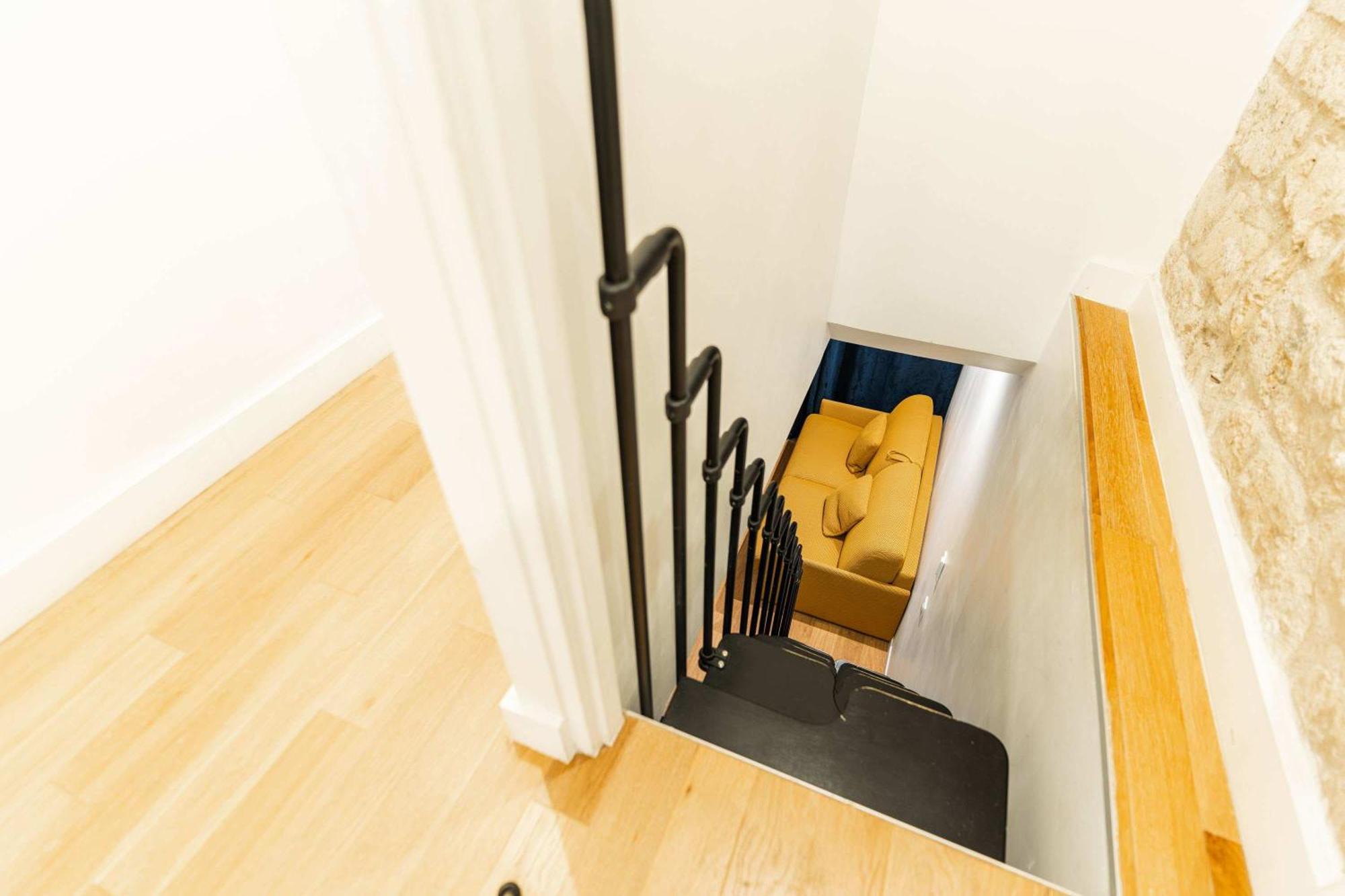 Loft 4 Bedroom Montmartre Pigalle Ac By Lcc Agency Parigi