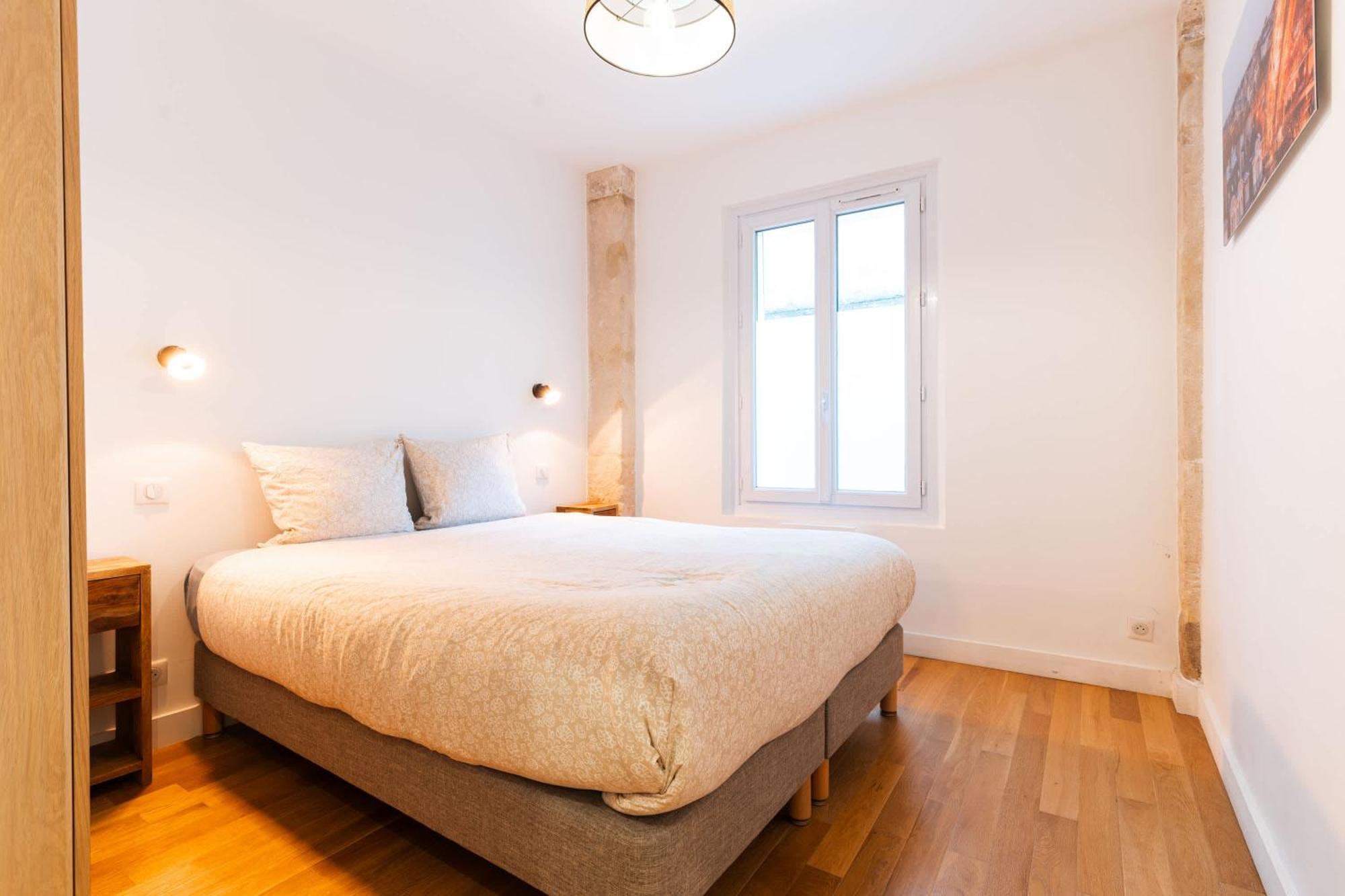 Loft 4 Bedroom Montmartre Pigalle Ac By Lcc Agency *