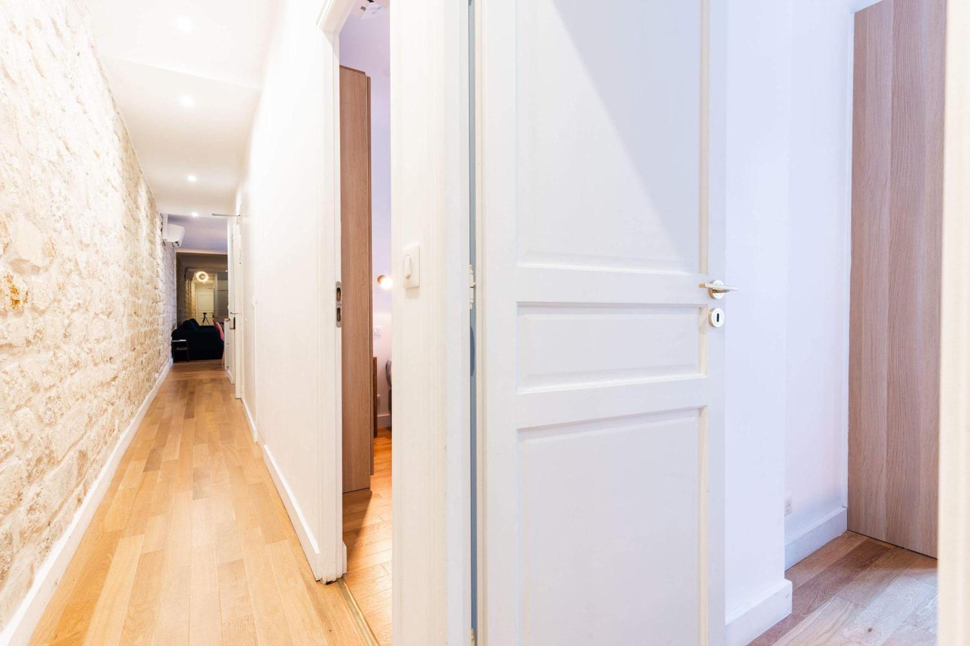 Loft 4 Bedroom Montmartre Pigalle Ac By Lcc Agency