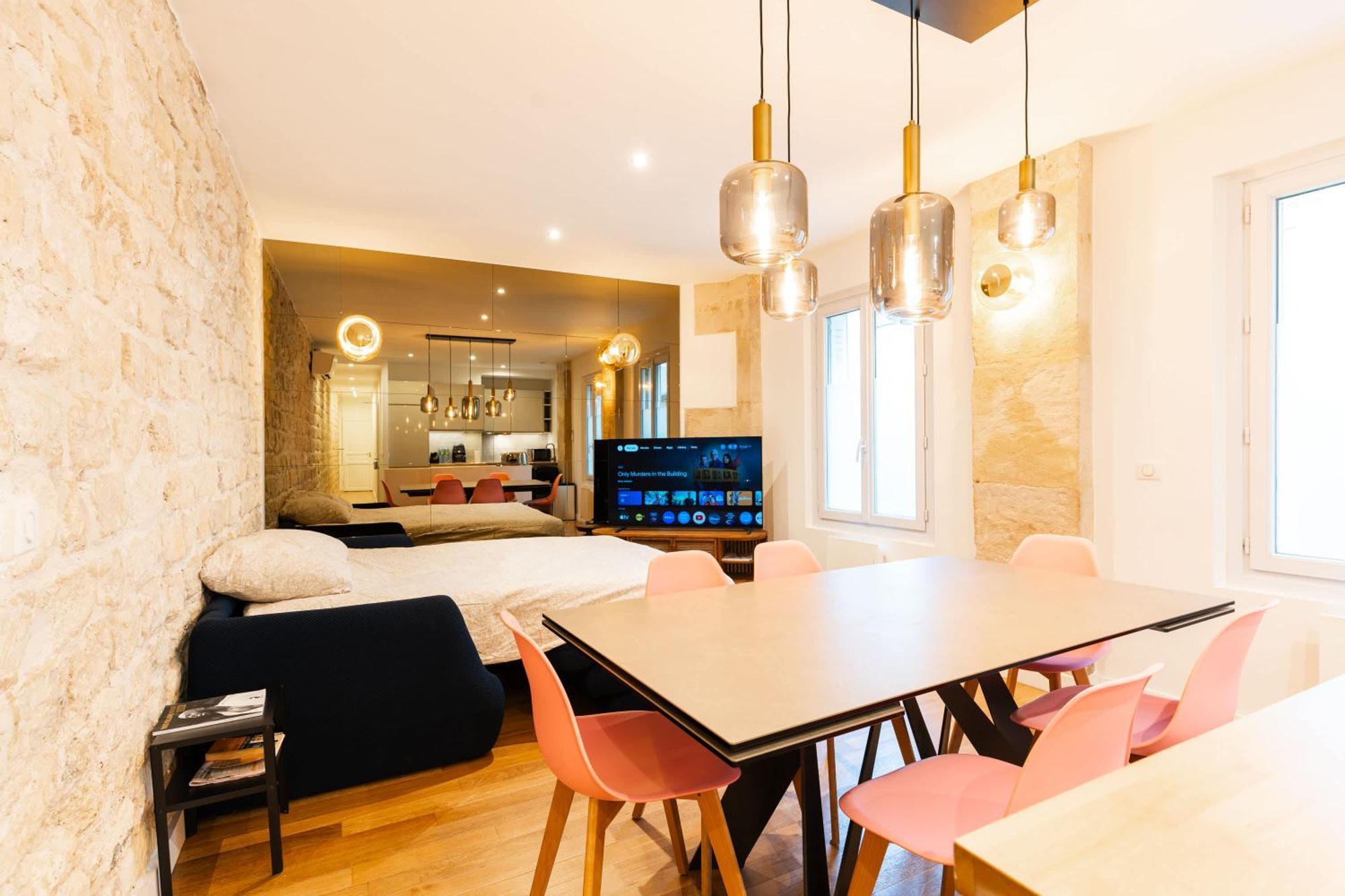 Loft 4 Bedroom Montmartre Pigalle Ac By Lcc Agency Parigi