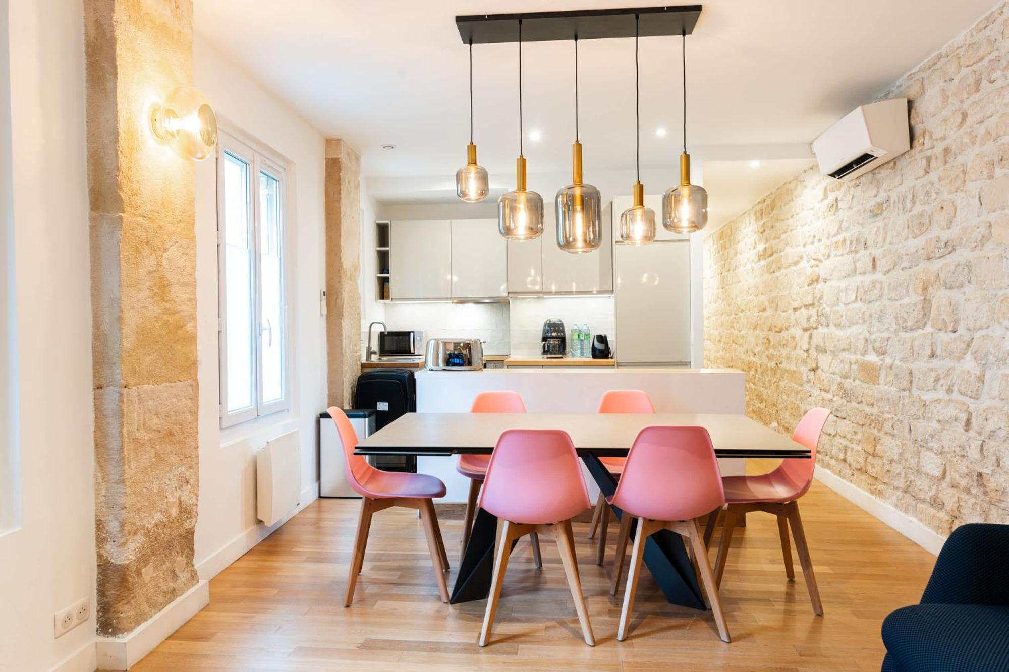 Loft 4 Bedroom Montmartre Pigalle Ac By Lcc Agency *