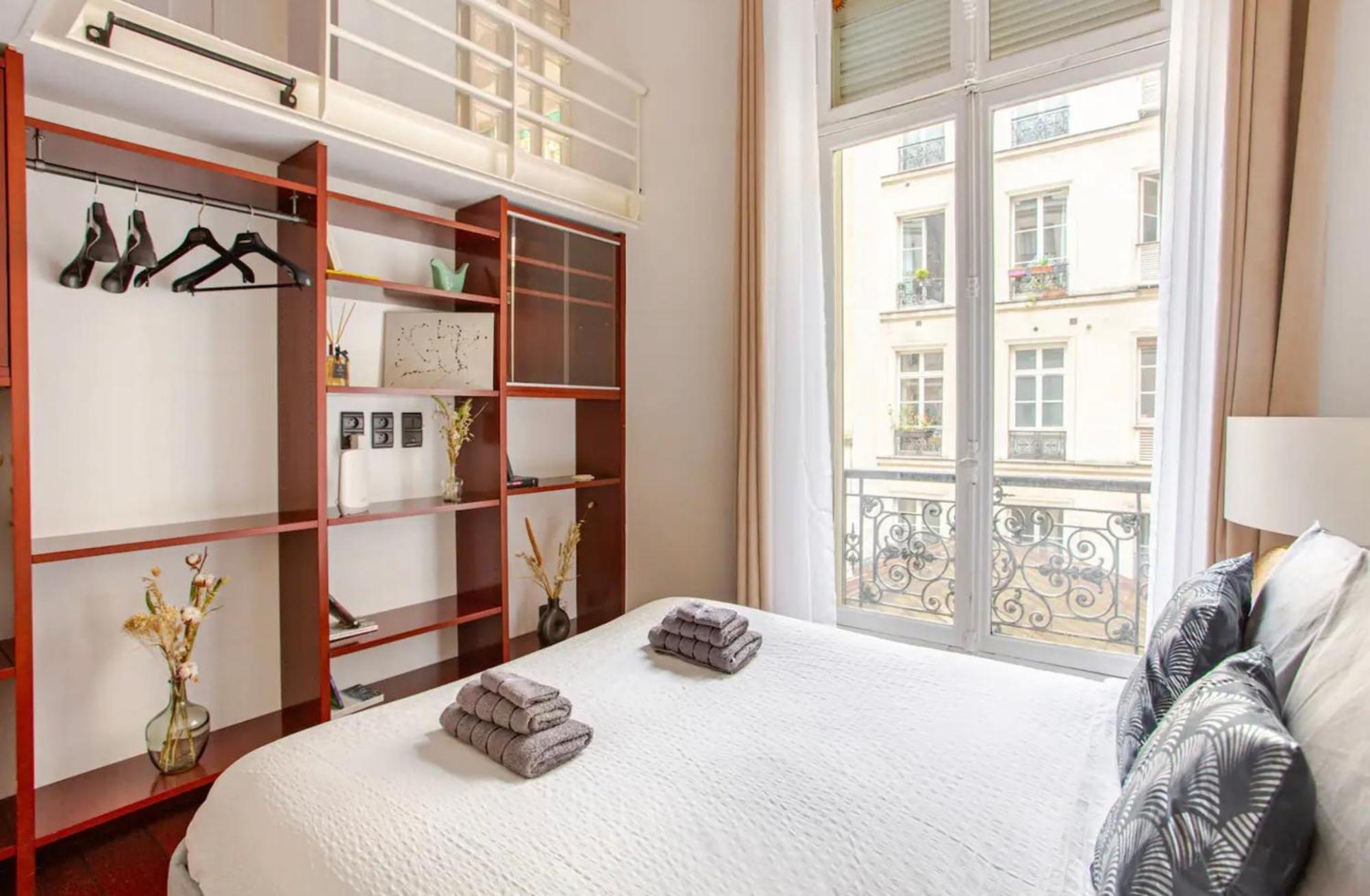 Apartment Chic Parisian Flat *