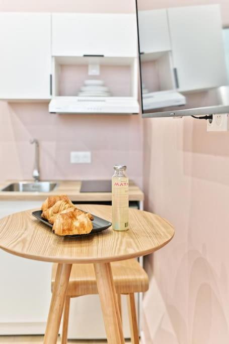 Petit Confortable & Tranquille 17eme Apartment