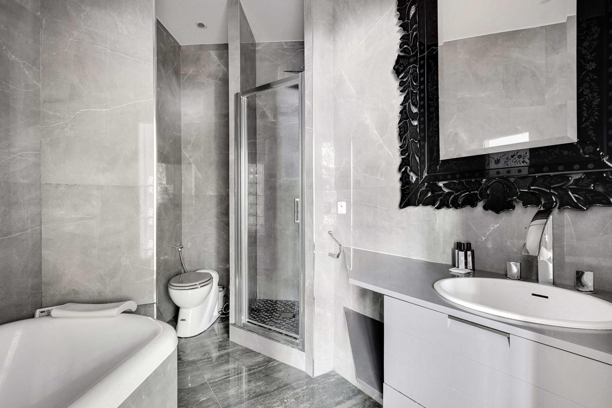 Magnificent Appt - 2bd-4p - Georges V - Champs-elysees * Parigi