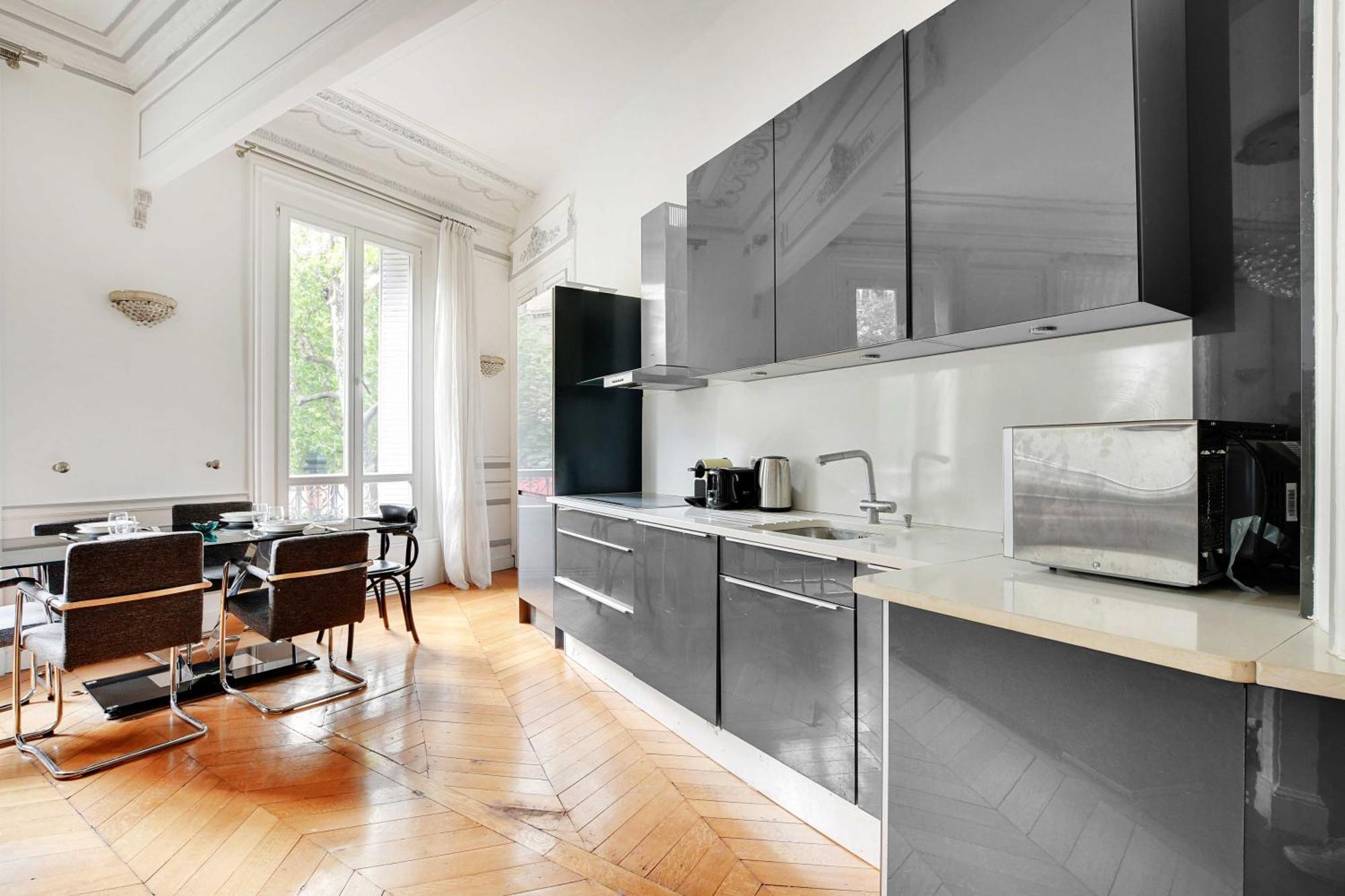 Magnificent Appt - 2bd-4p - Georges V - Champs-elysees Appartamento