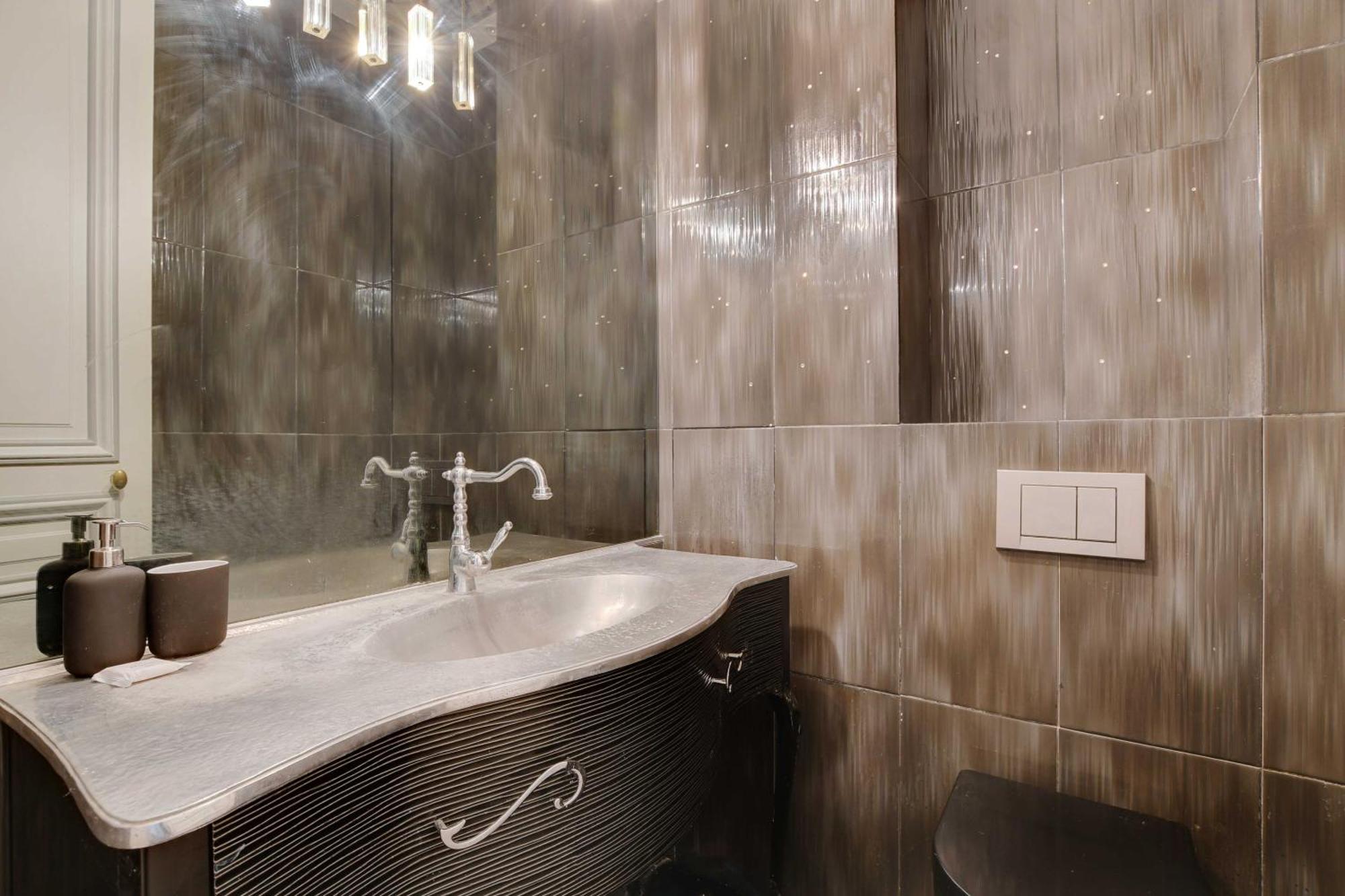Appartamento Magnificent Appt - 2bd-4p - Georges V - Champs-elysees Parigi