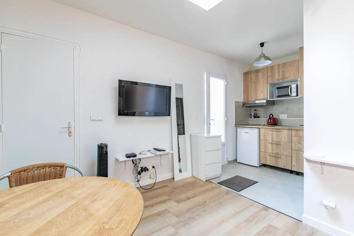 Appartamento Gare Du Nord Confortable Pied A Terre Avec Patio Parigi