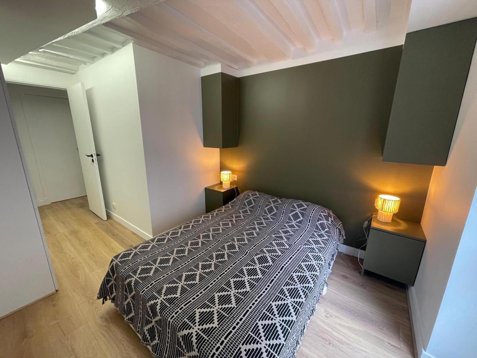 Appartamento 4 Pieces Charme Centre Parigi