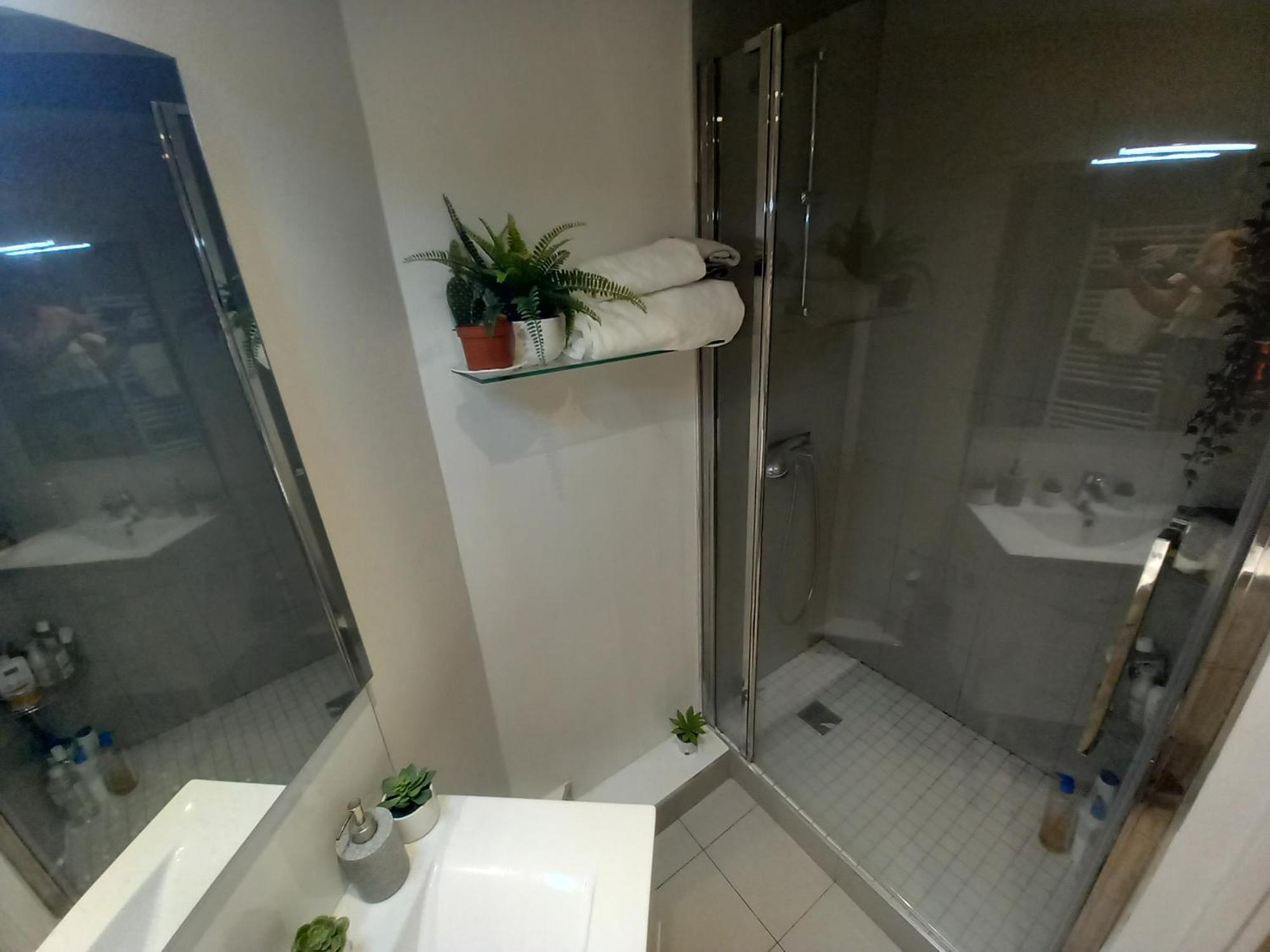 Appartamento 1 Minute Gare Montparnasse , Center , Front Metro,close To Eiffel Tour And Louvre Meusm