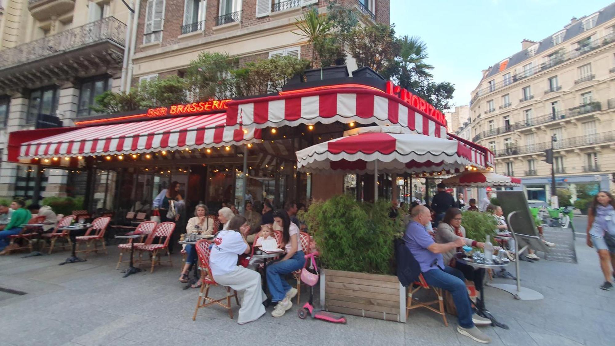 1 Minute Gare Montparnasse , Center , Front Metro,close To Eiffel Tour And Louvre Meusm Parigi