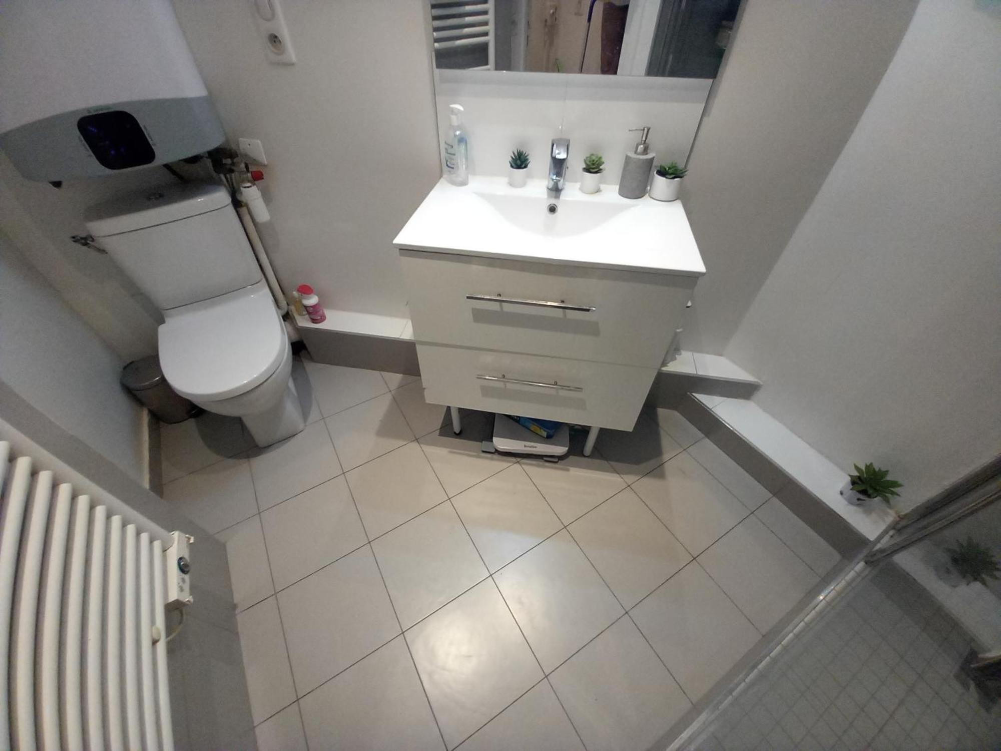1 Minute Gare Montparnasse , Center , Front Metro,close To Eiffel Tour And Louvre Meusm