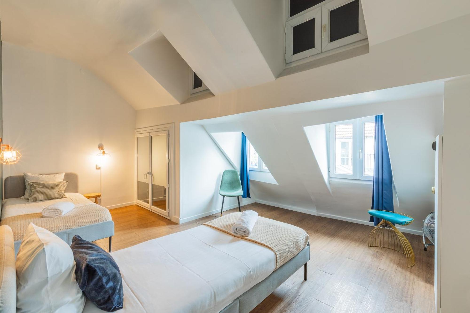 Sentier, Marais, Spacieux Duplex 2 Salles De Bain Apartment *