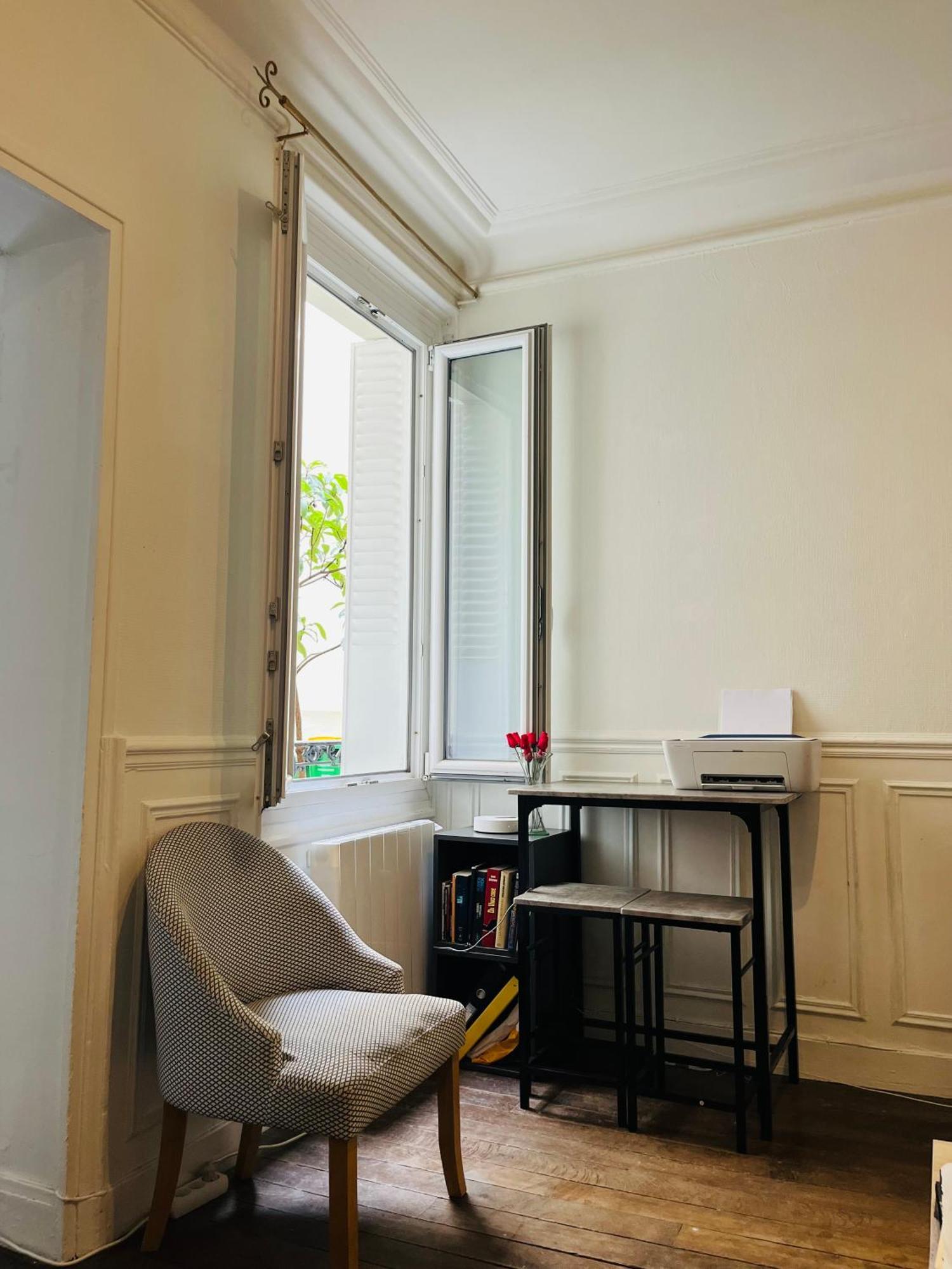 Alloggio in famiglia In Montmartre, Paris, Near Sacre-coeur Read Host Profile For Booking Parigi