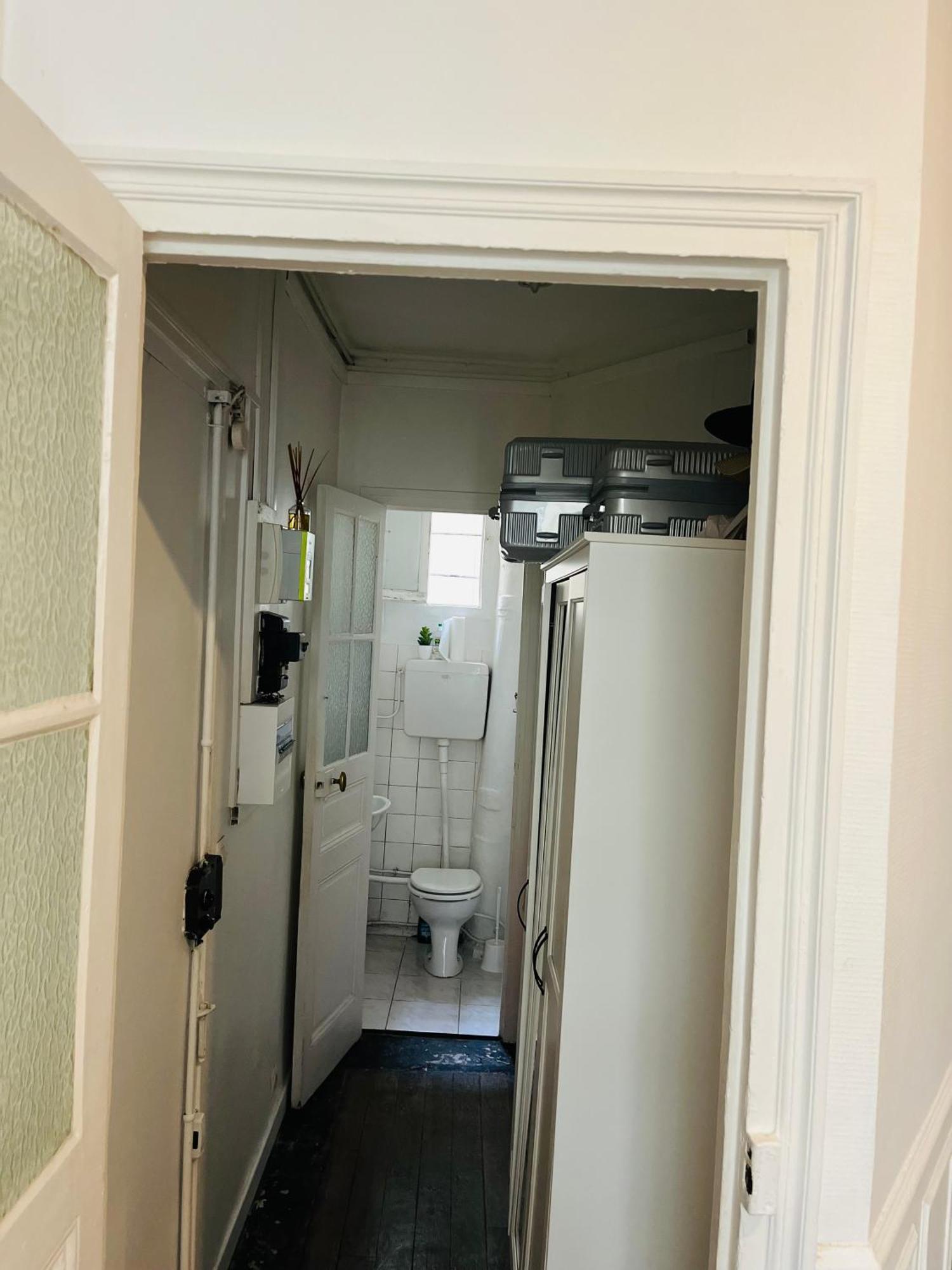 In Montmartre, Paris, Near Sacre-coeur Read Host Profile For Booking Alloggio in famiglia