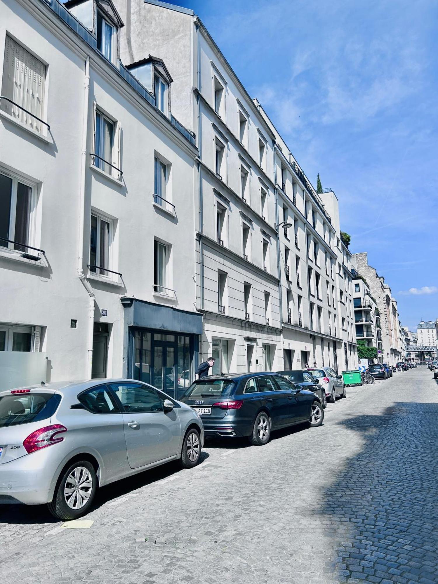 Apartment Studette Pour Etudiante, Proche De La Tour Eiffel Paris