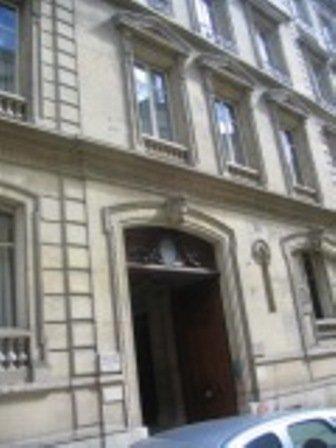 Location * Parigi