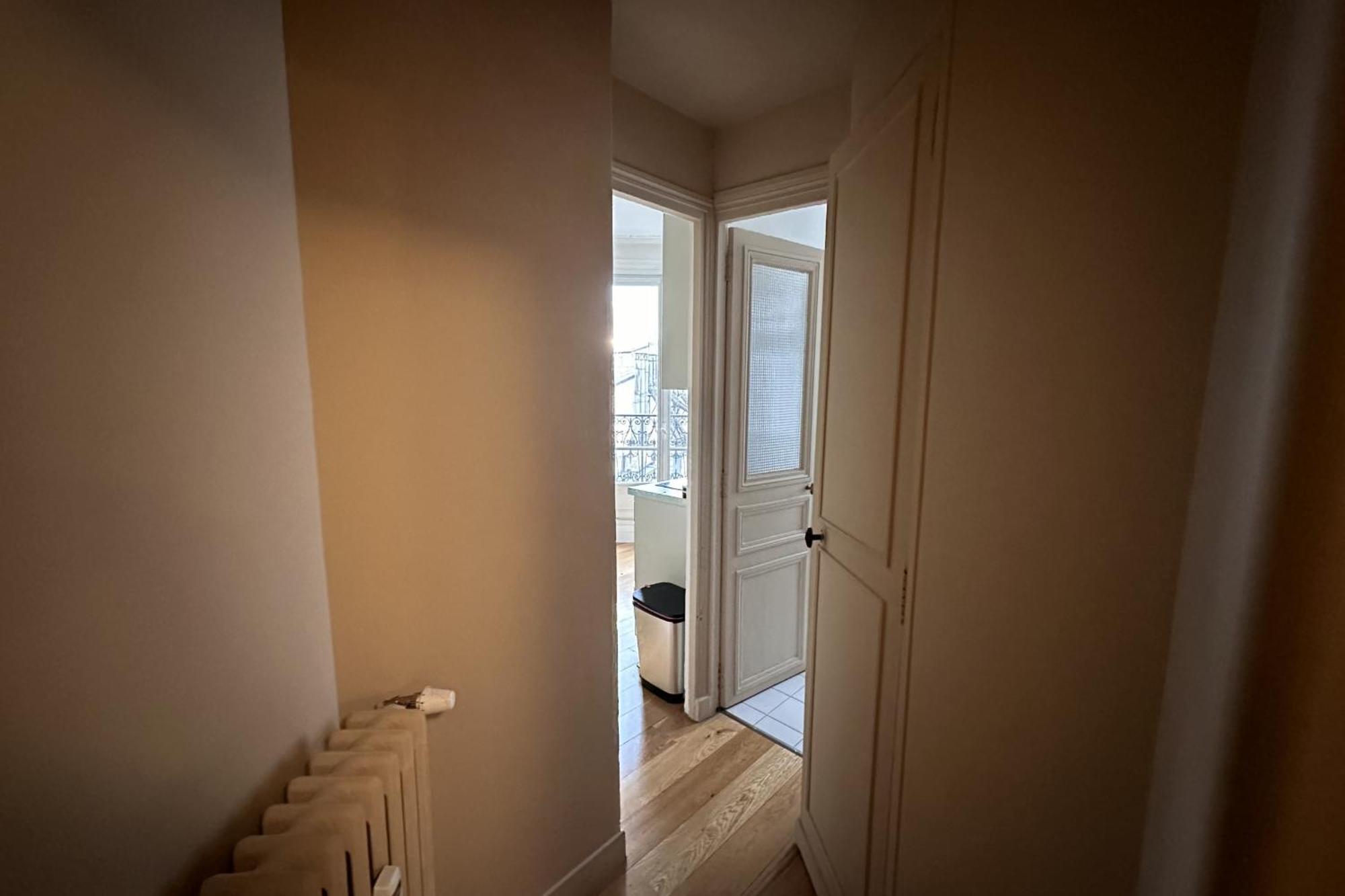 Beautiful T2 With Balcony - Near Parc Clichy