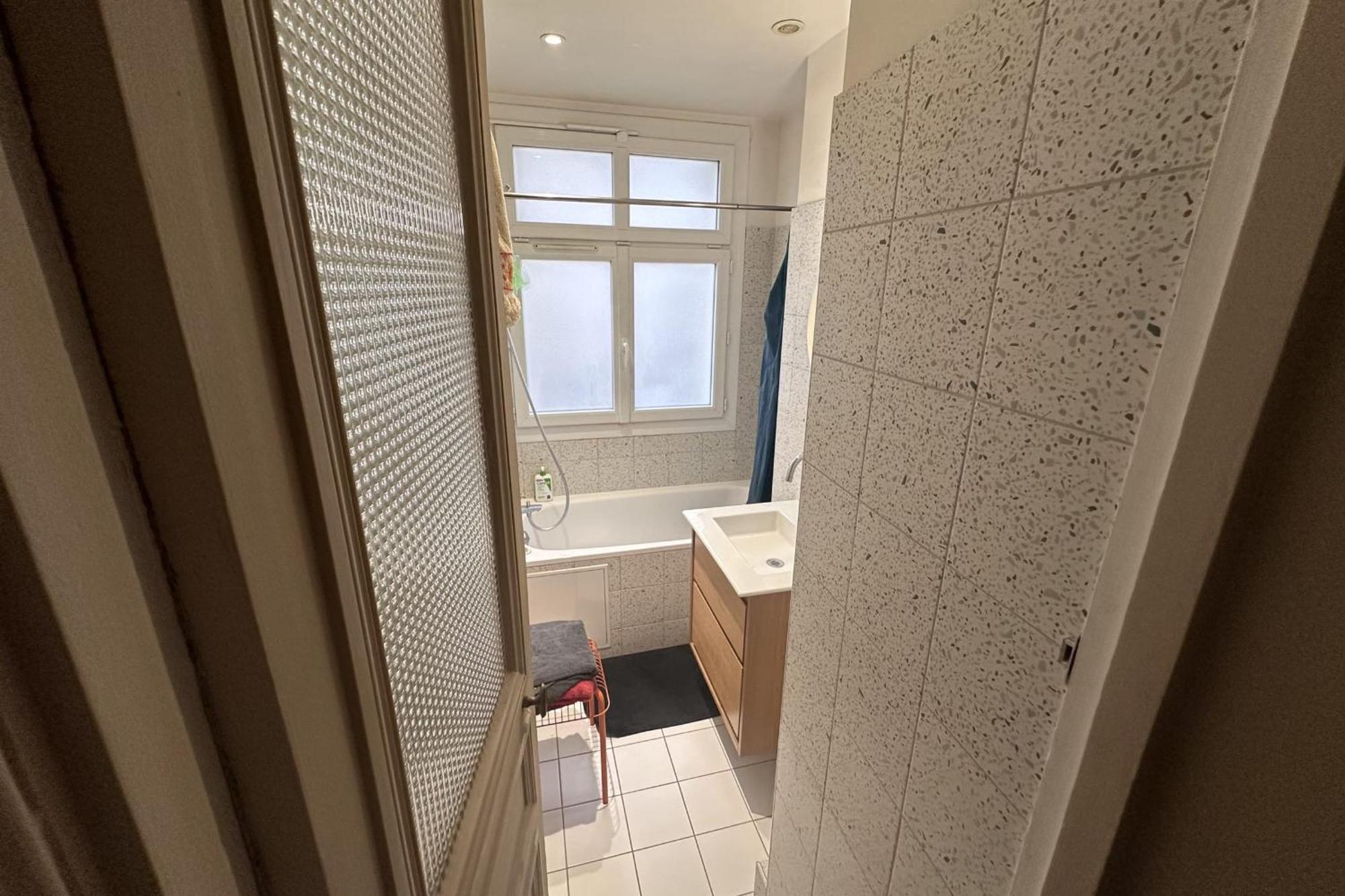 Beautiful T2 With Balcony - Near Parc Clichy * Parigi