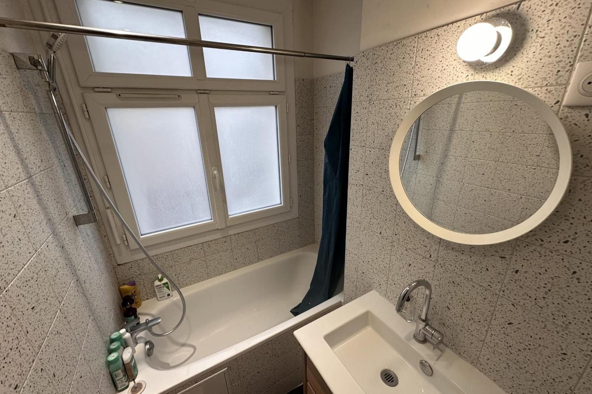 Beautiful T2 With Balcony - Near Parc Clichy