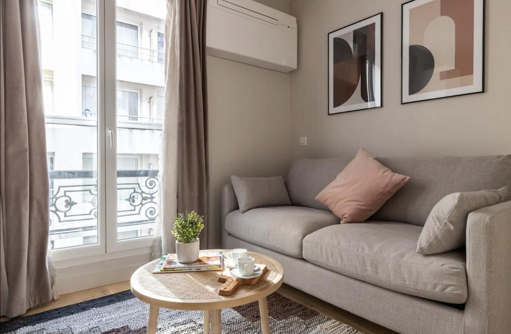 Enchanting Parisian Appartamento