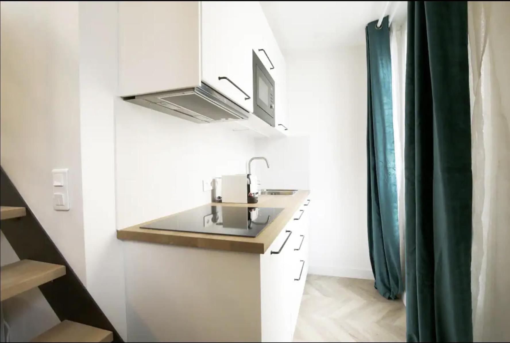 Enchanting Parisian Appartamento