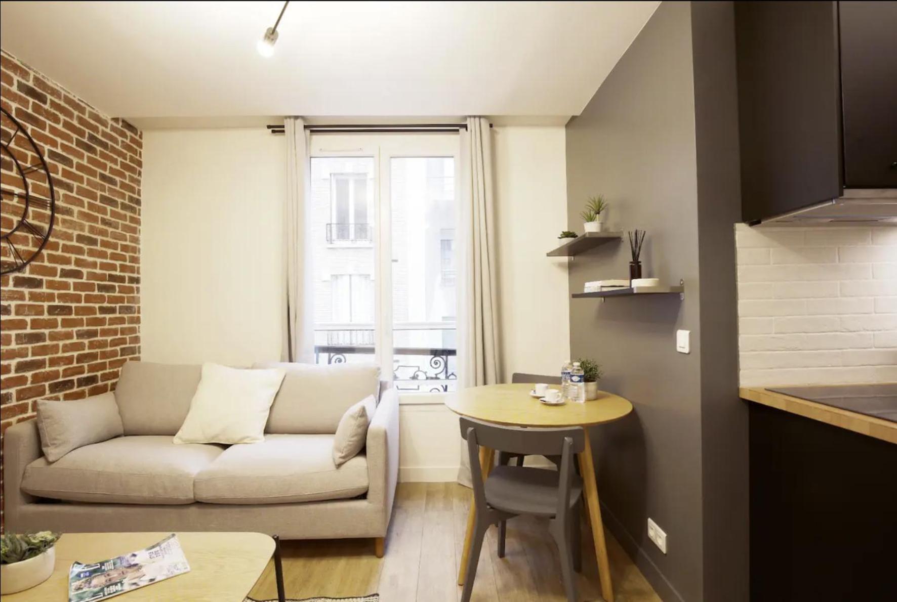 Enchanting Parisian Appartamento