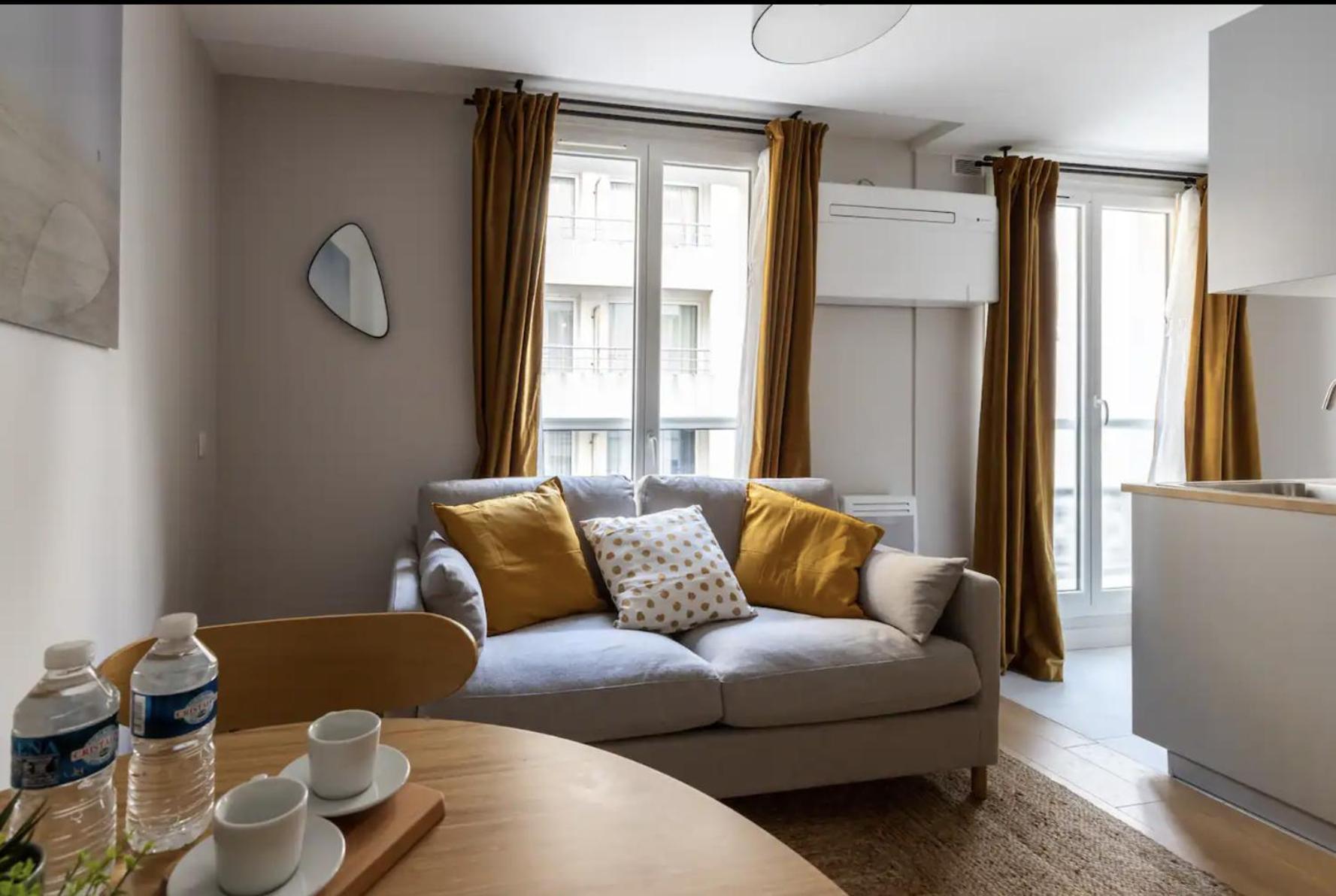 Enchanting Parisian Appartamento