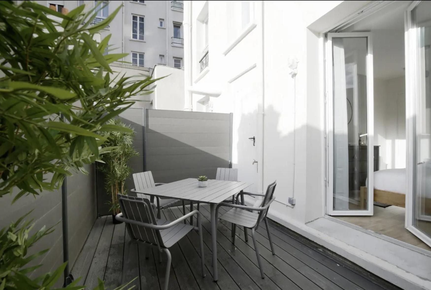 Enchanting Parisian Appartamento