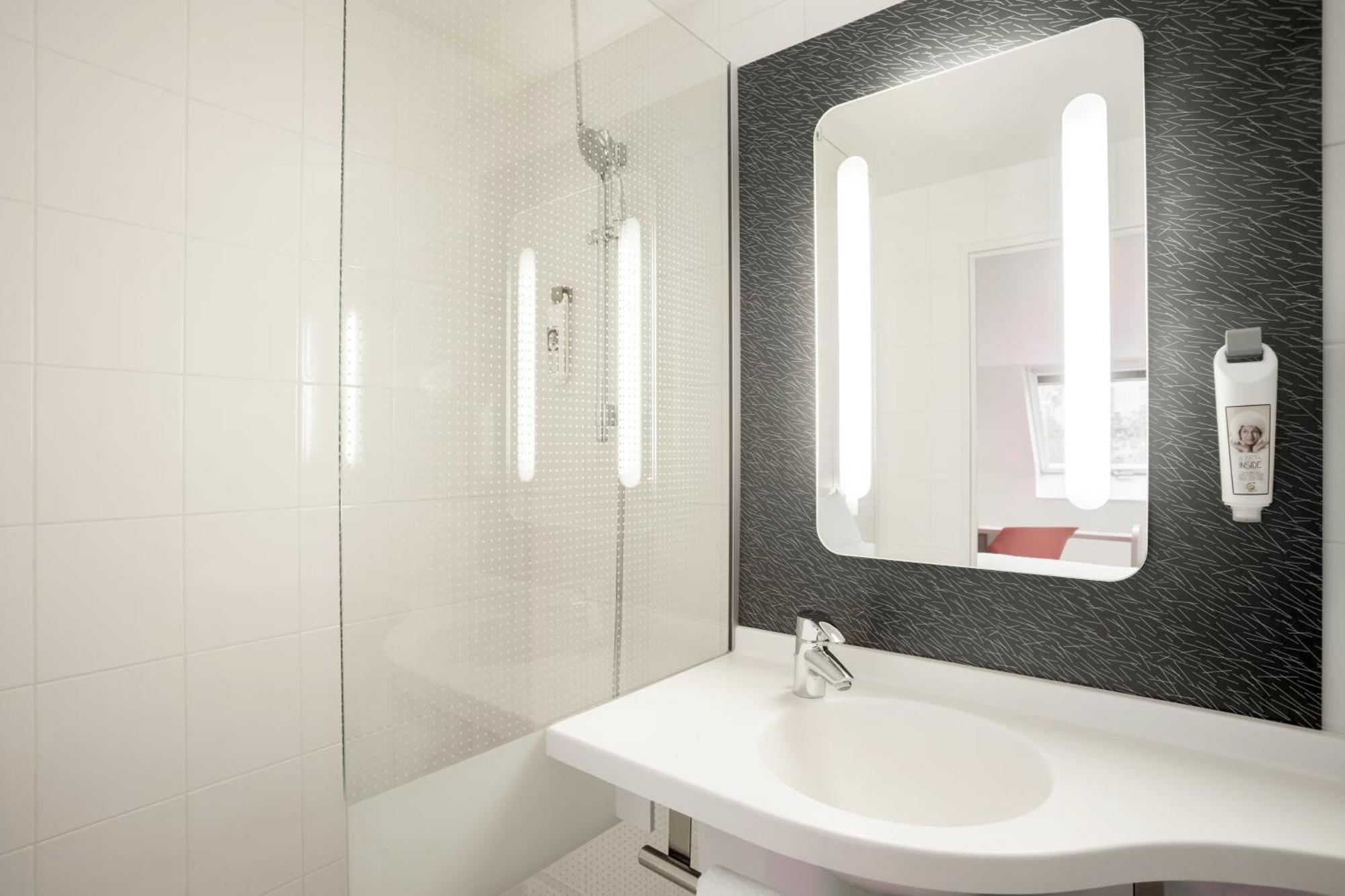 Hotel Ibis Maine Montparnasse Parigi