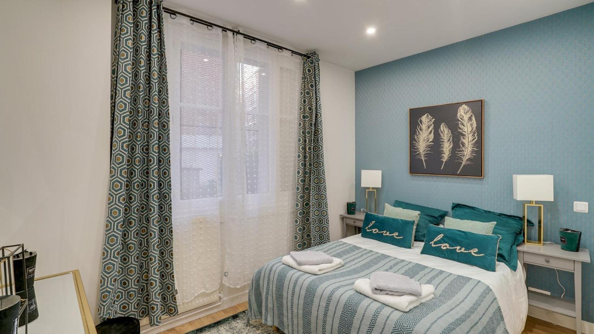 144 Bebesse - Superbe A Paris