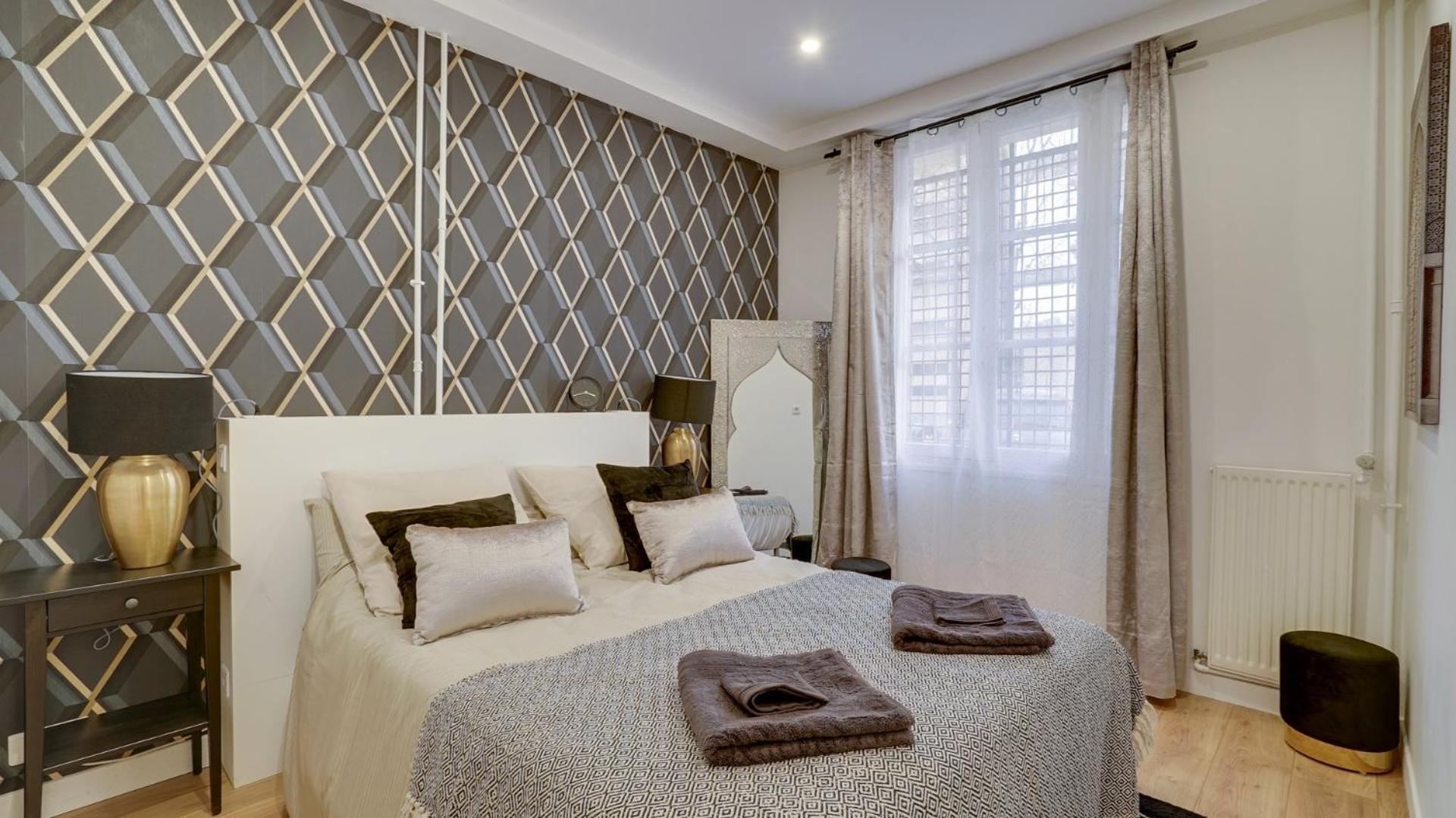 144 Bebesse - Superbe A * Paris