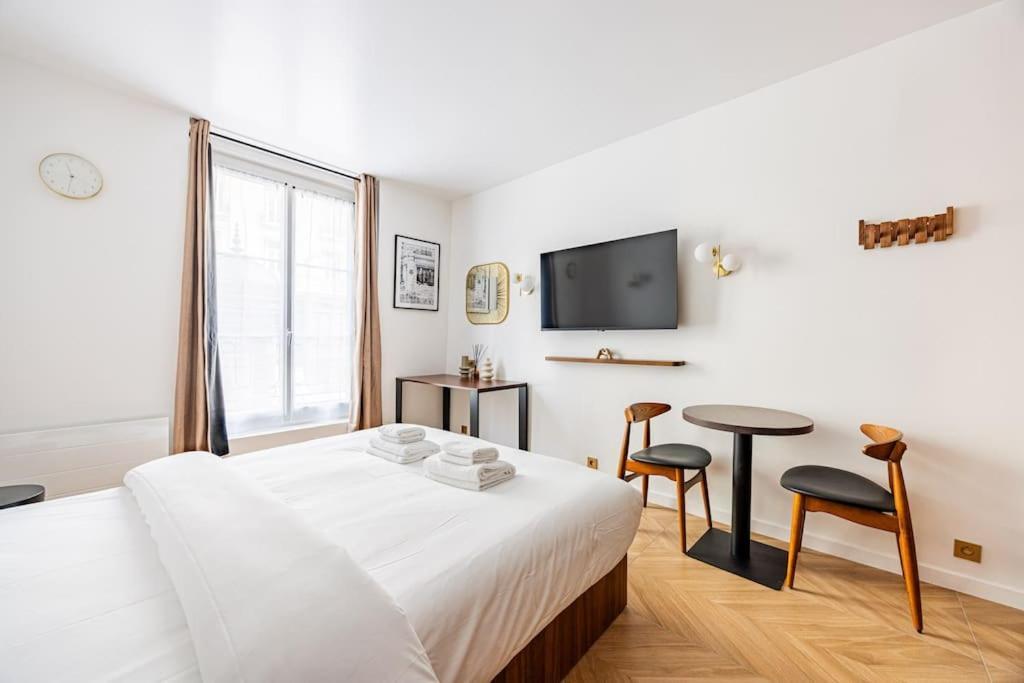 151 Luxueuse-etienne Marcel-chatelet-paris 3 *